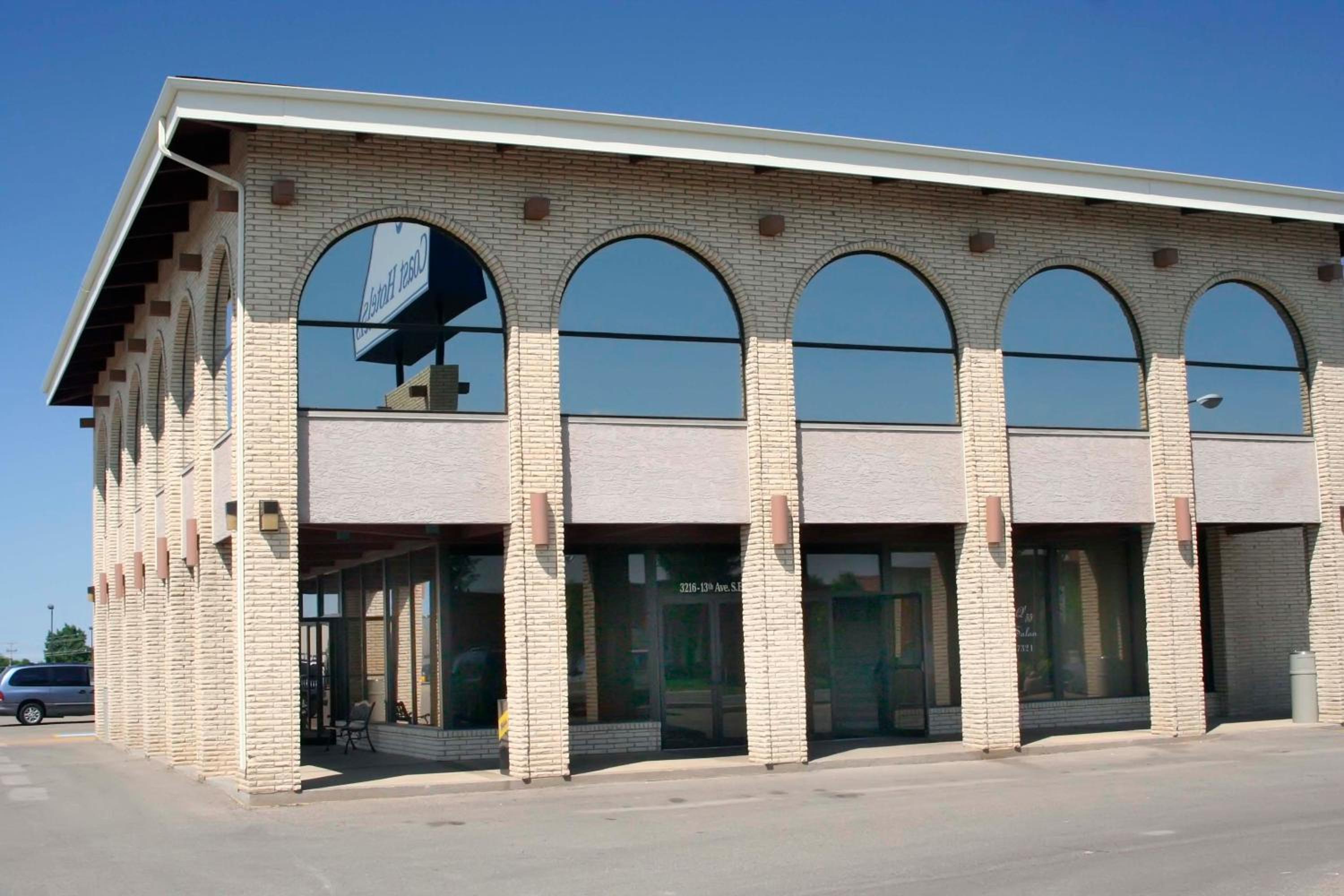 Medicine Hat Vacations - Baymont by Wyndham Medicine Hat - Property Image 3