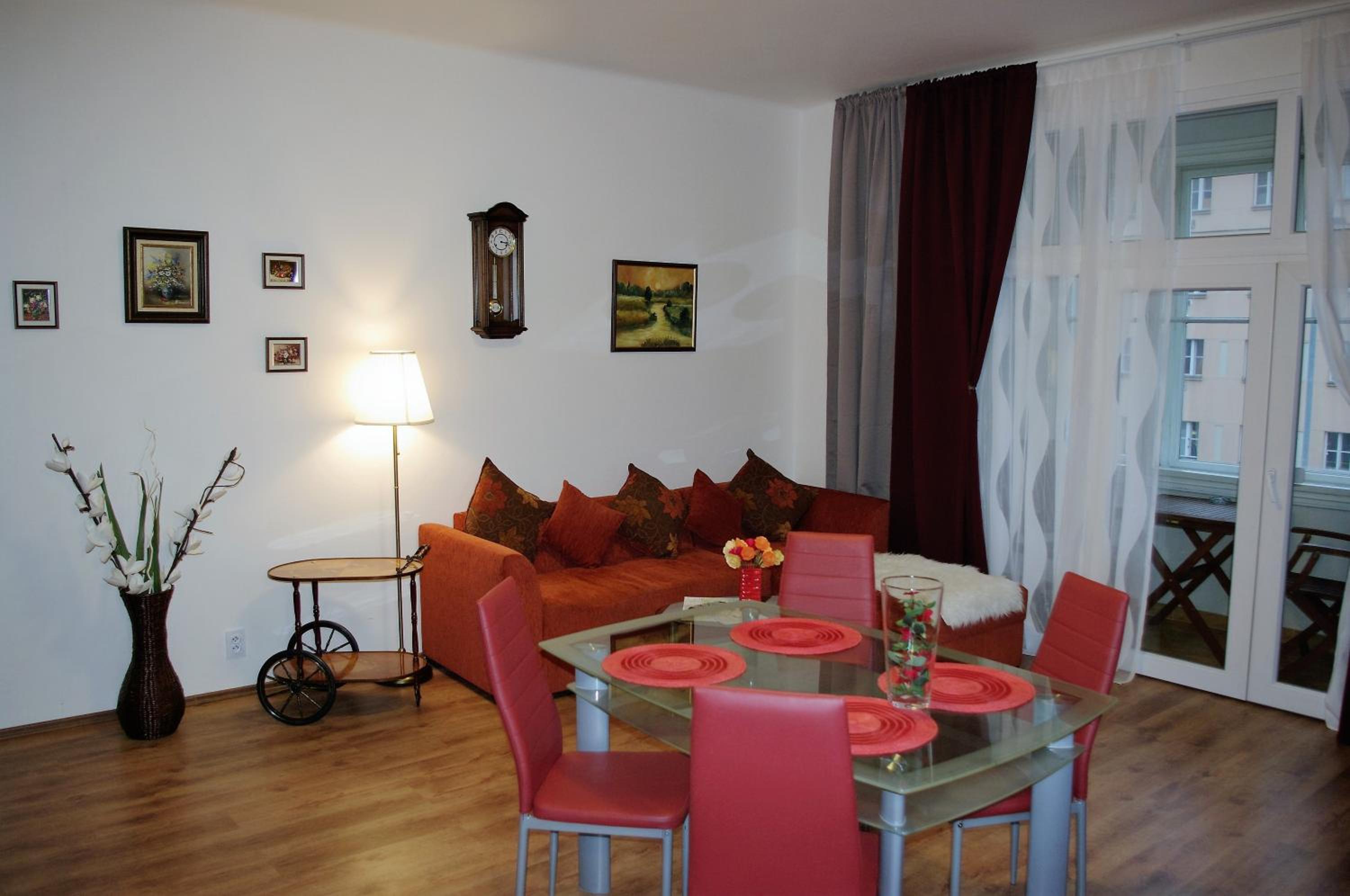 Spacious Prague View Apartment