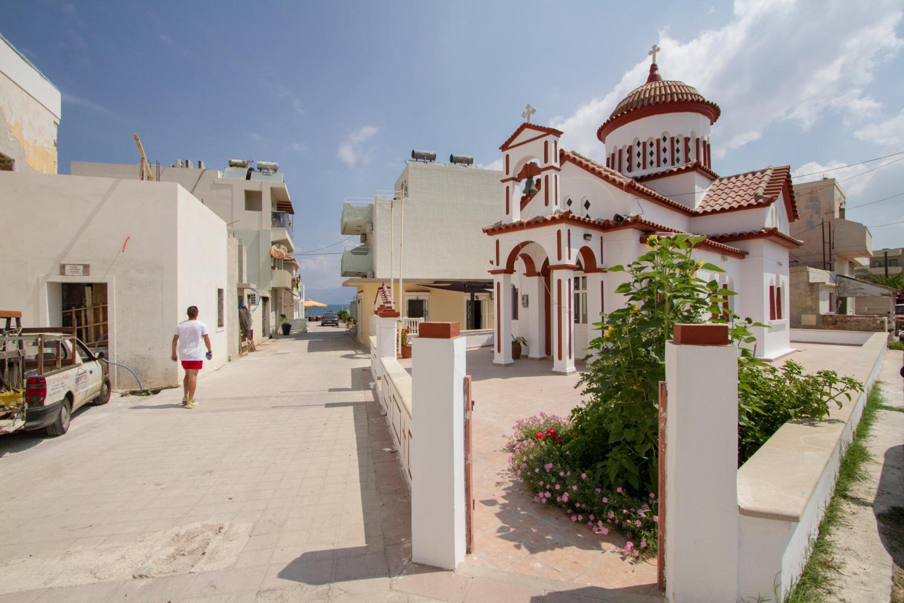 Kissamia - Self Check In Only - Next to Night Clubs photo 4