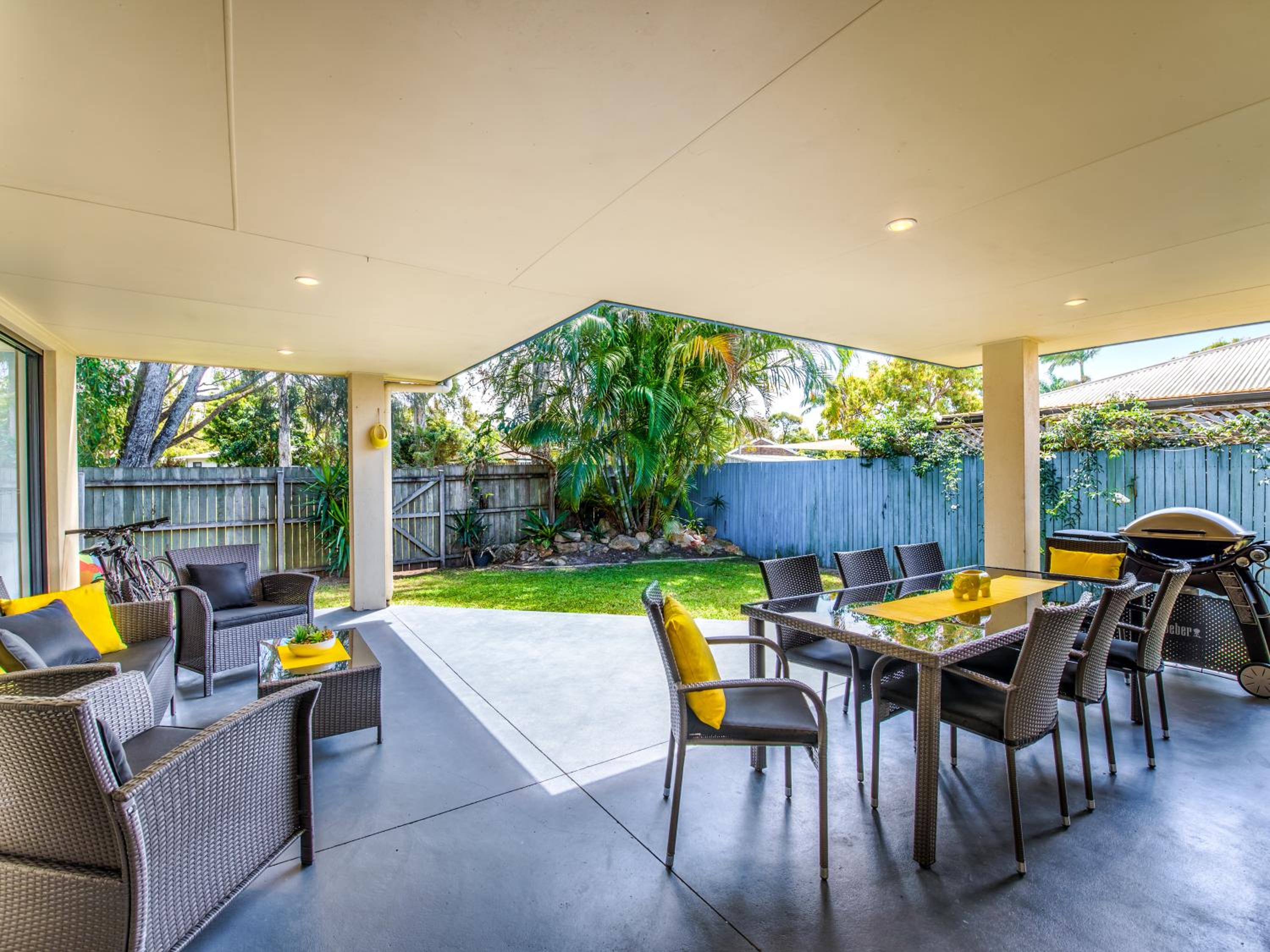 Coolum Waves Pet Friendly Holiday House