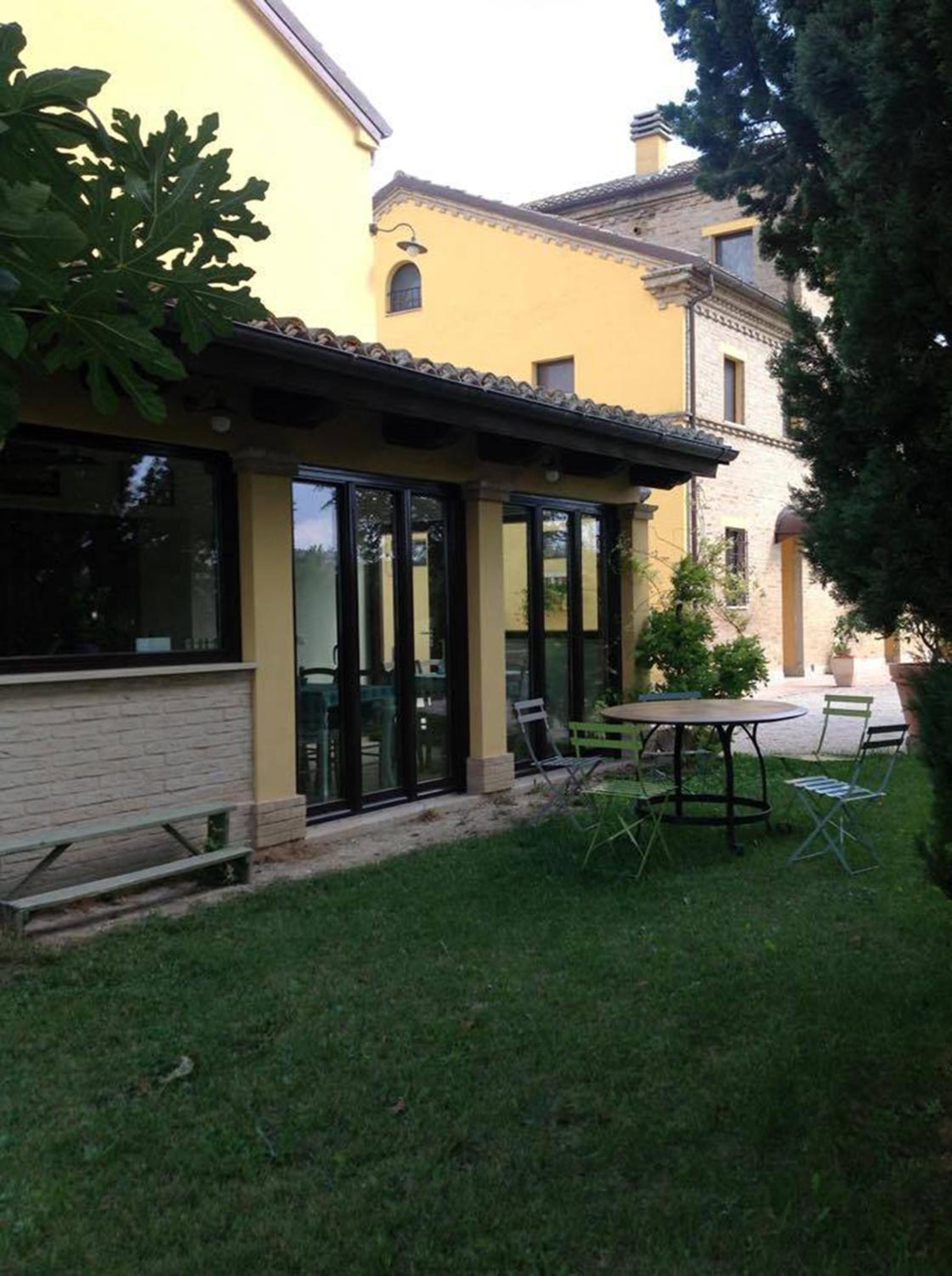 Photo 8