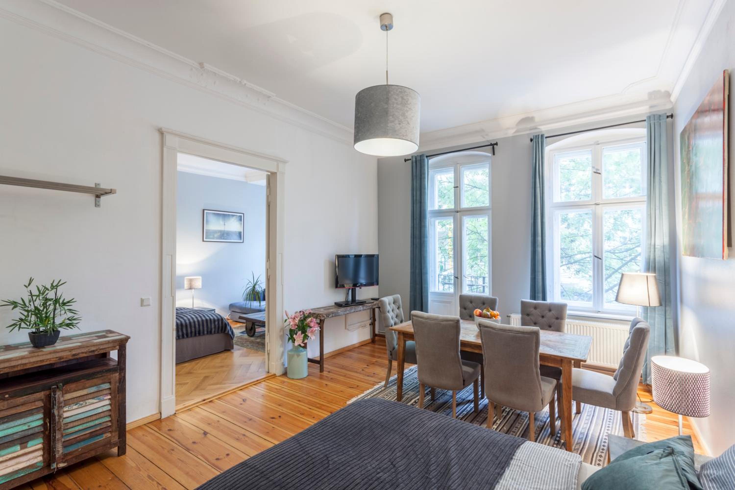 The Paul Loft, big 3 Bed room apartment, 120 m2, group & family friendly, Prenzlauer Berg, ideal for 4 - 8 Guests