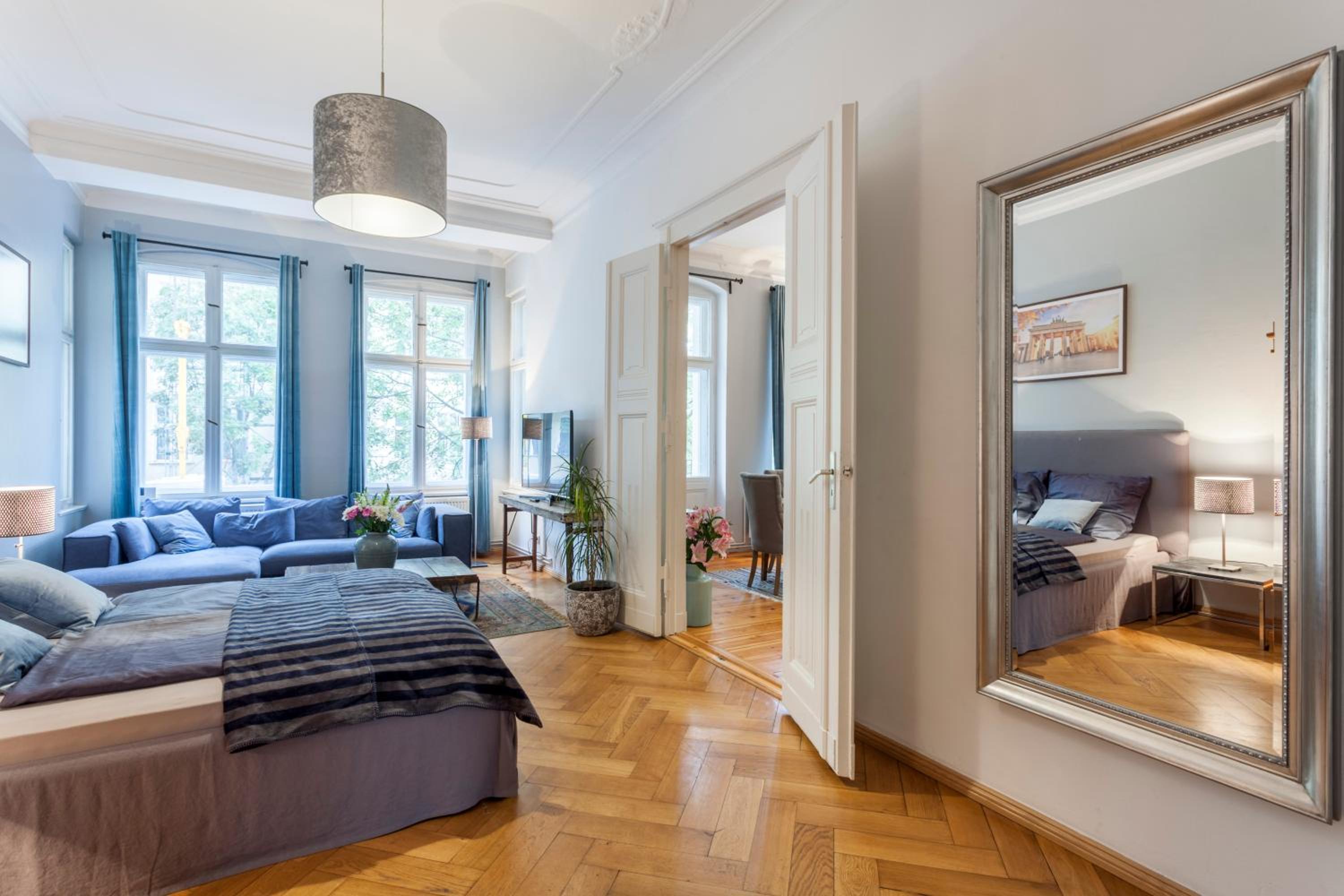 The Paul Loft, big 3 Bed room apartment, 120 m2, group & family friendly, Prenzlauer Berg, ideal for 4 - 8 Guests