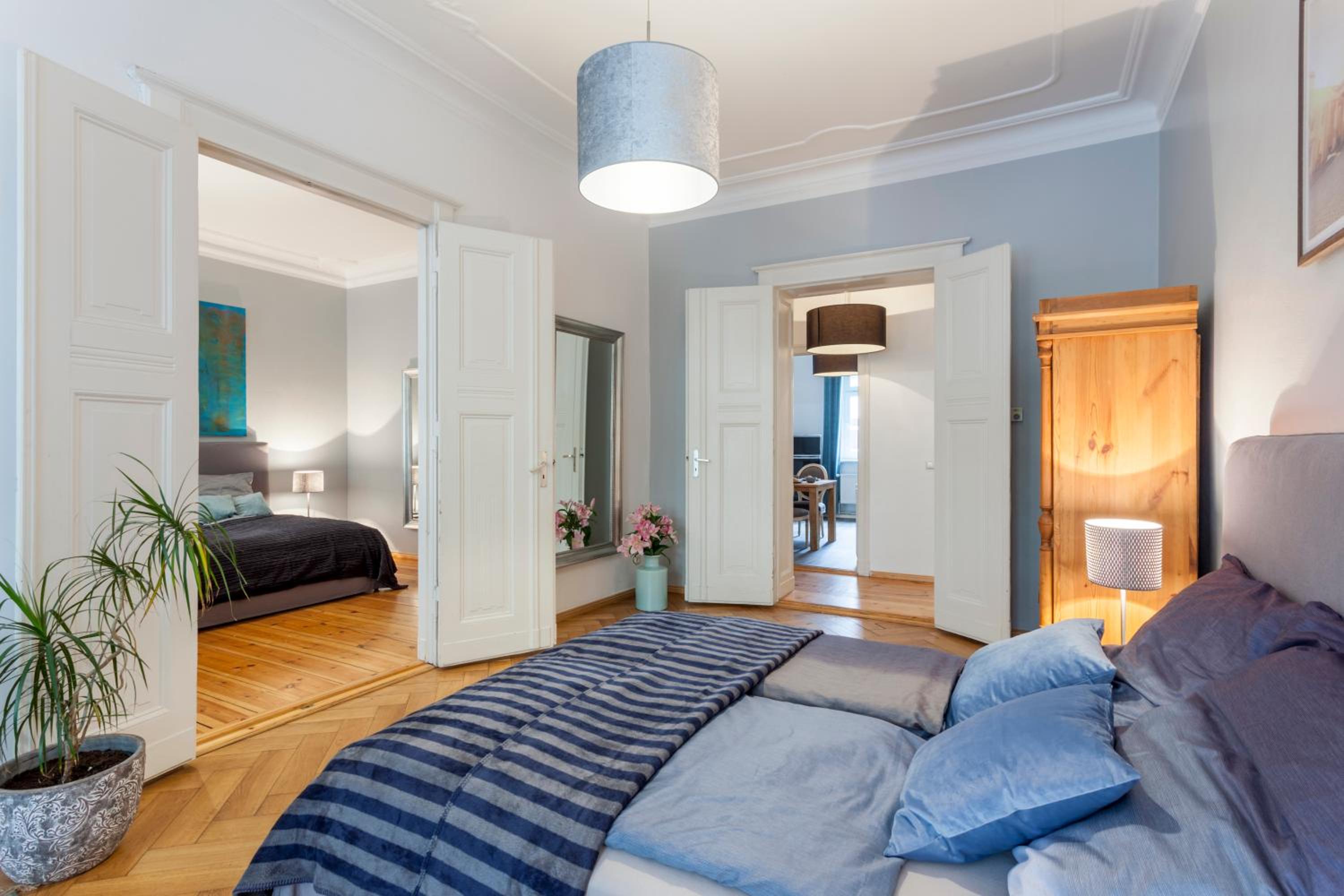 The Paul Loft, big 3 Bed room apartment, 120 m2, group & family friendly, Prenzlauer Berg, ideal for 4 - 8 Guests
