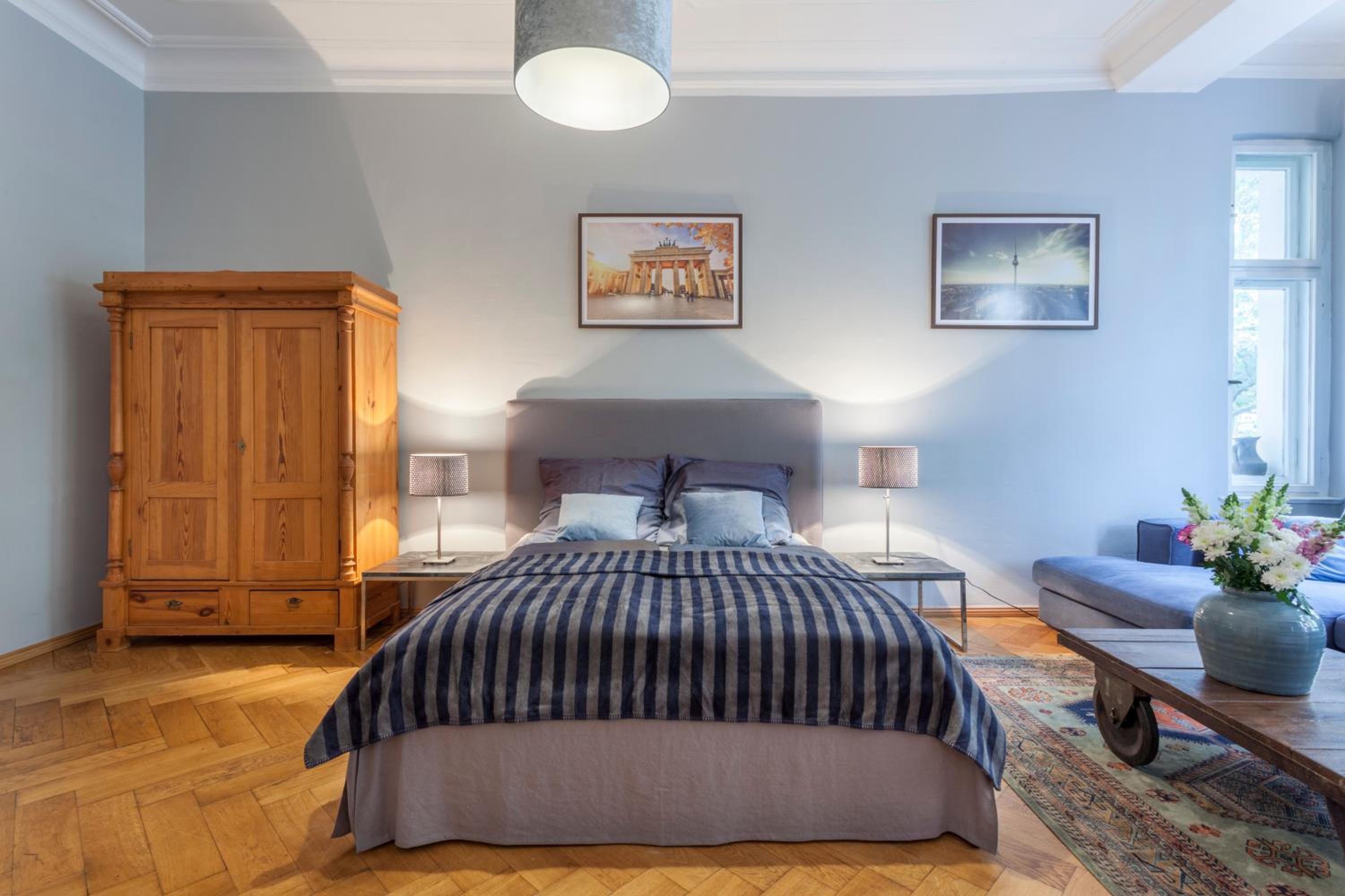 The Paul Loft, big 3 Bed room apartment, 120 m2, group & family friendly, Prenzlauer Berg, ideal for 4 - 8 Guests