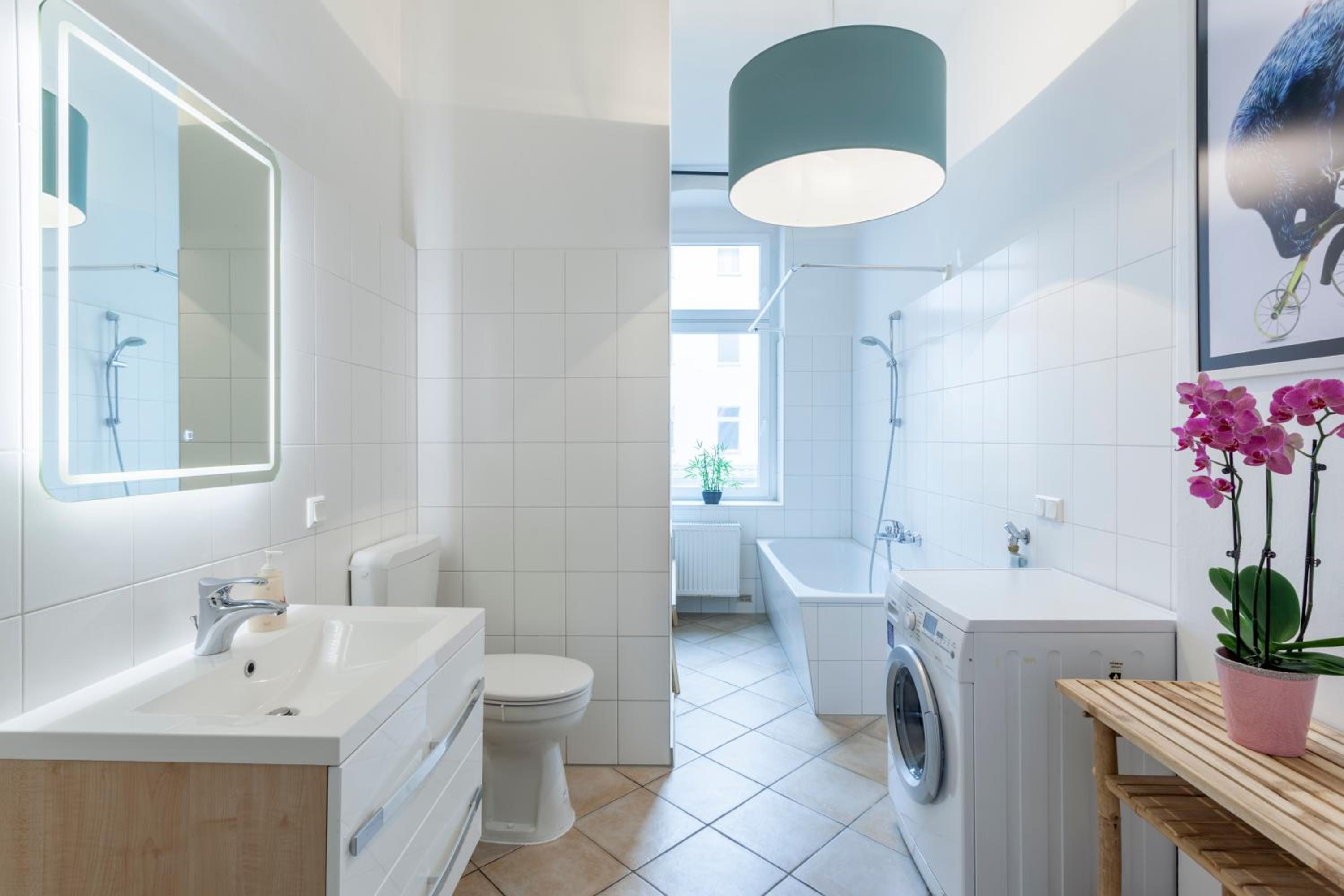 The Paul Loft, big 3 Bed room apartment, 120 m2, group & family friendly, Prenzlauer Berg, ideal for 4 - 8 Guests