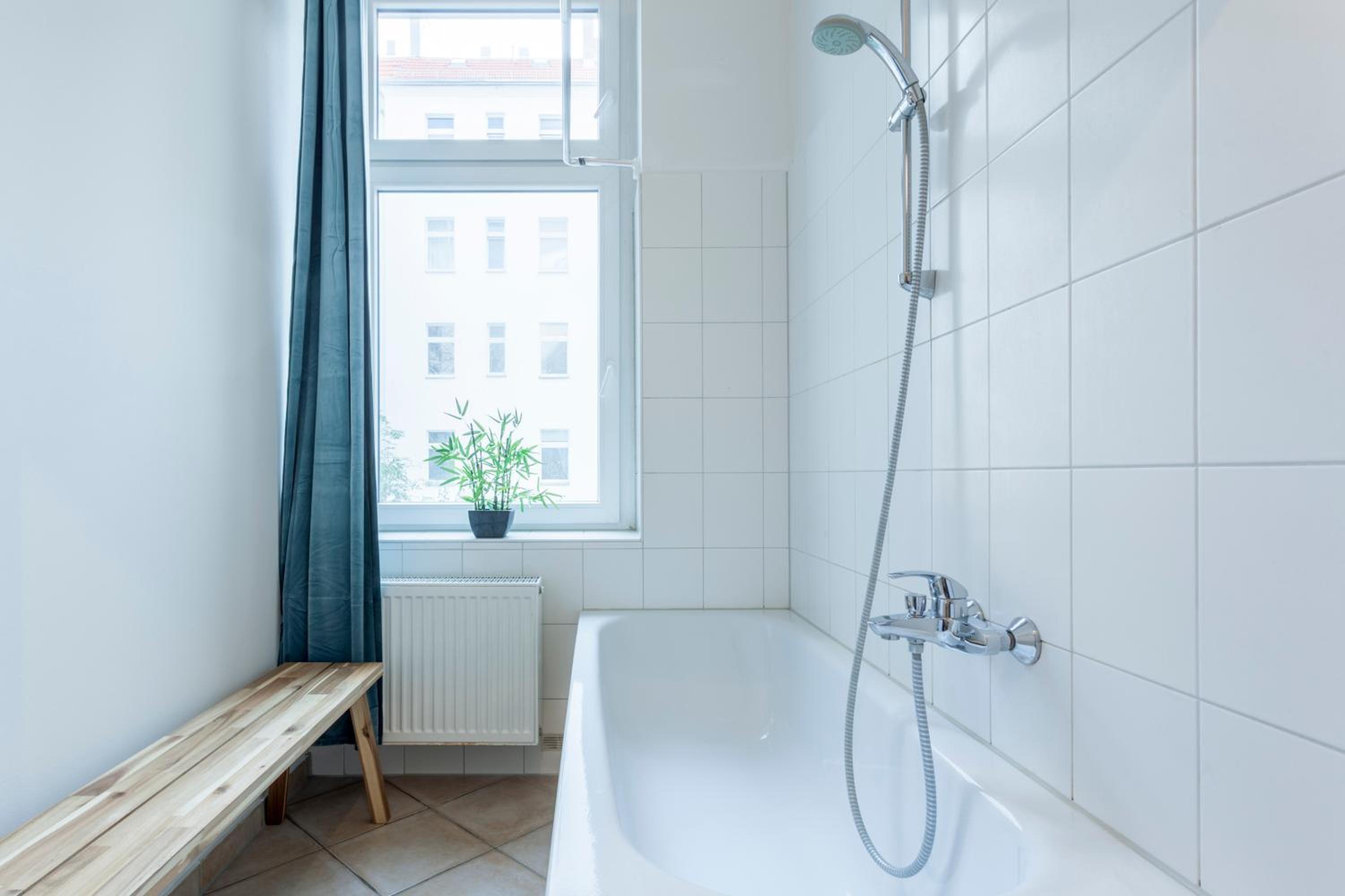 The Paul Loft, big 3 Bed room apartment, 120 m2, group & family friendly, Prenzlauer Berg, ideal for 4 - 8 Guests