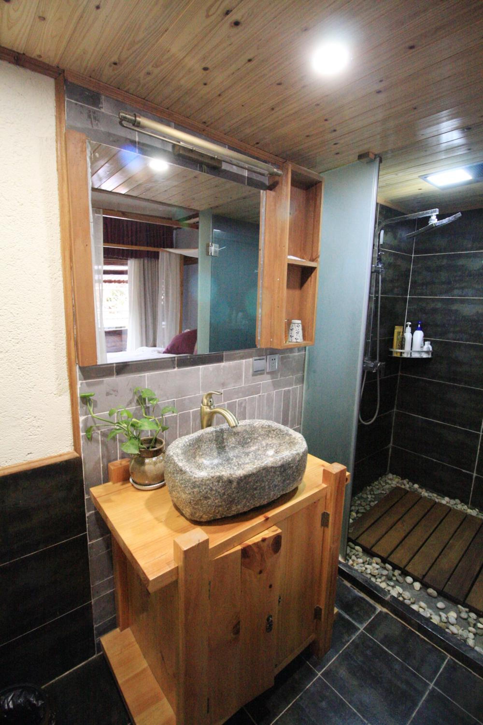 Cabin 7 Inn