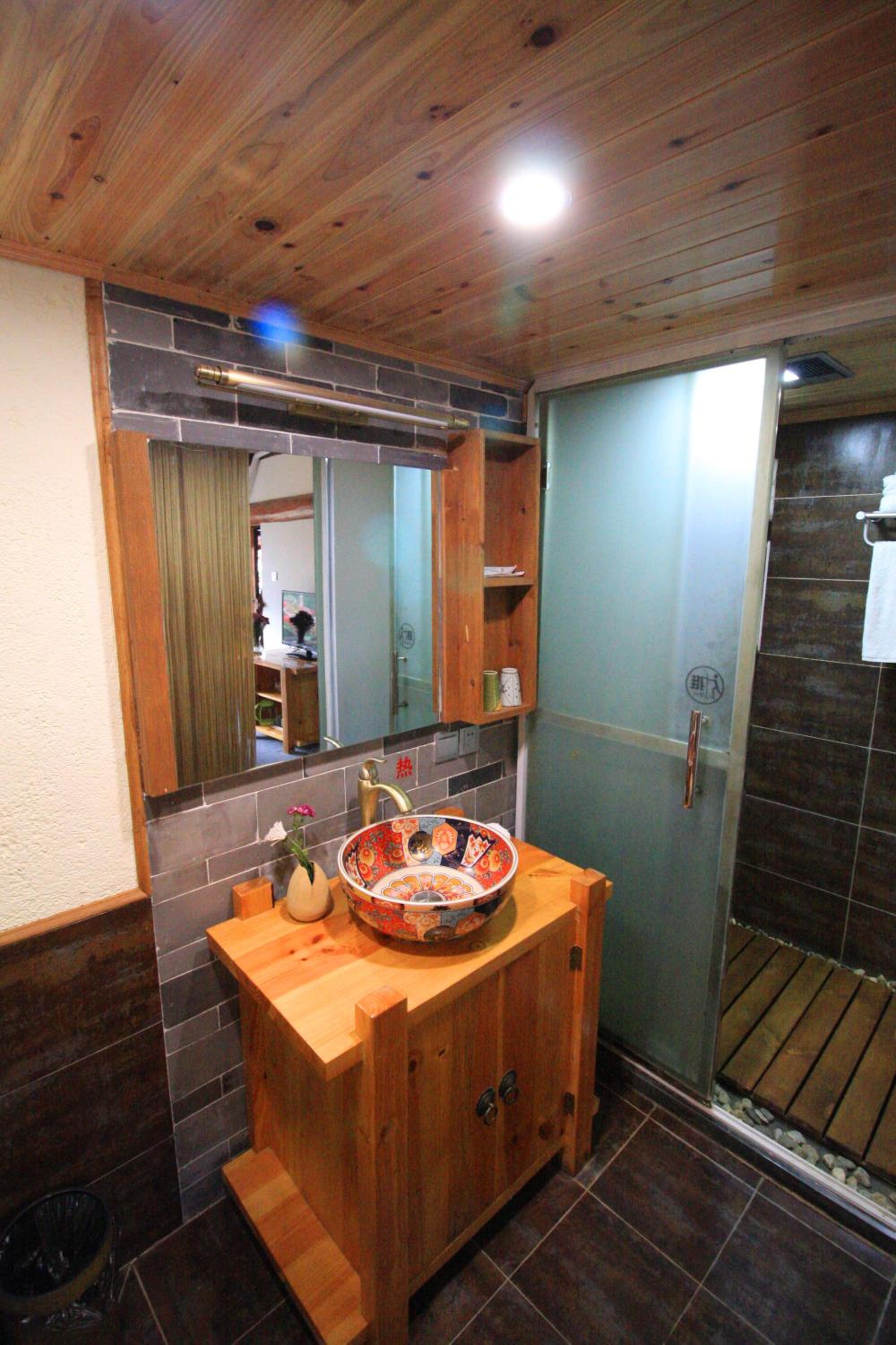 Cabin 7 Inn