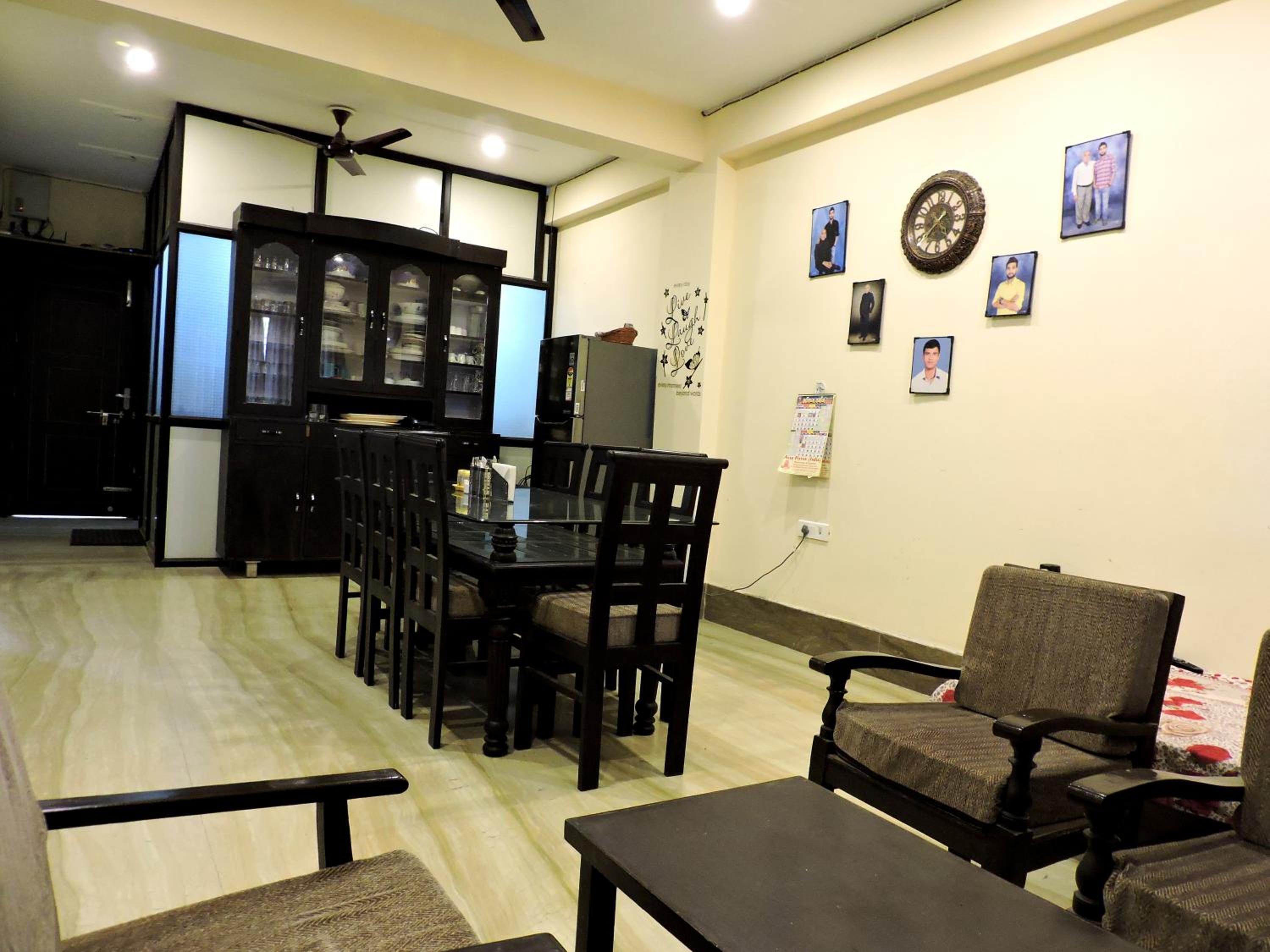 Pearl of Taj Home Stay