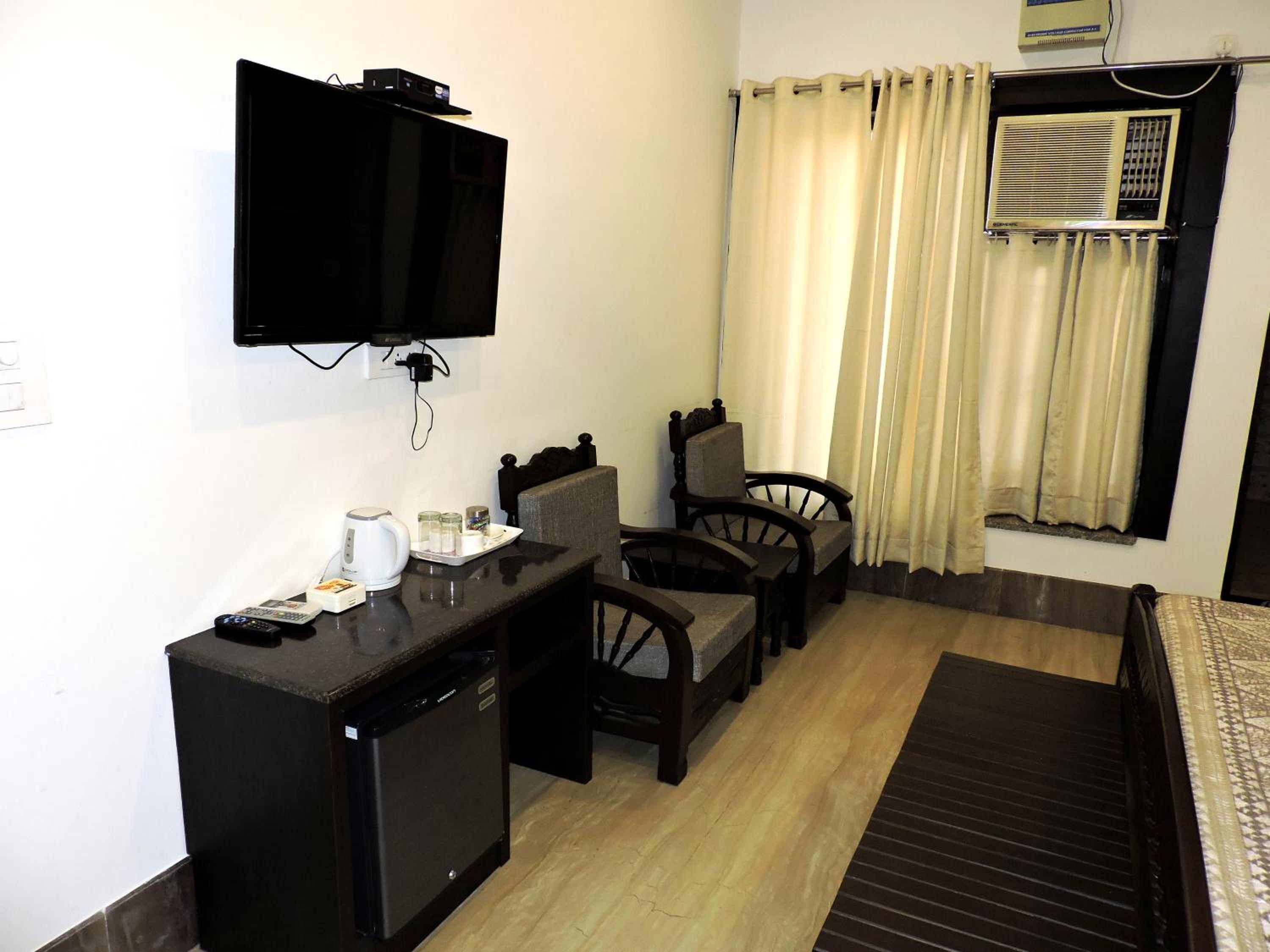 Pearl of Taj Home Stay