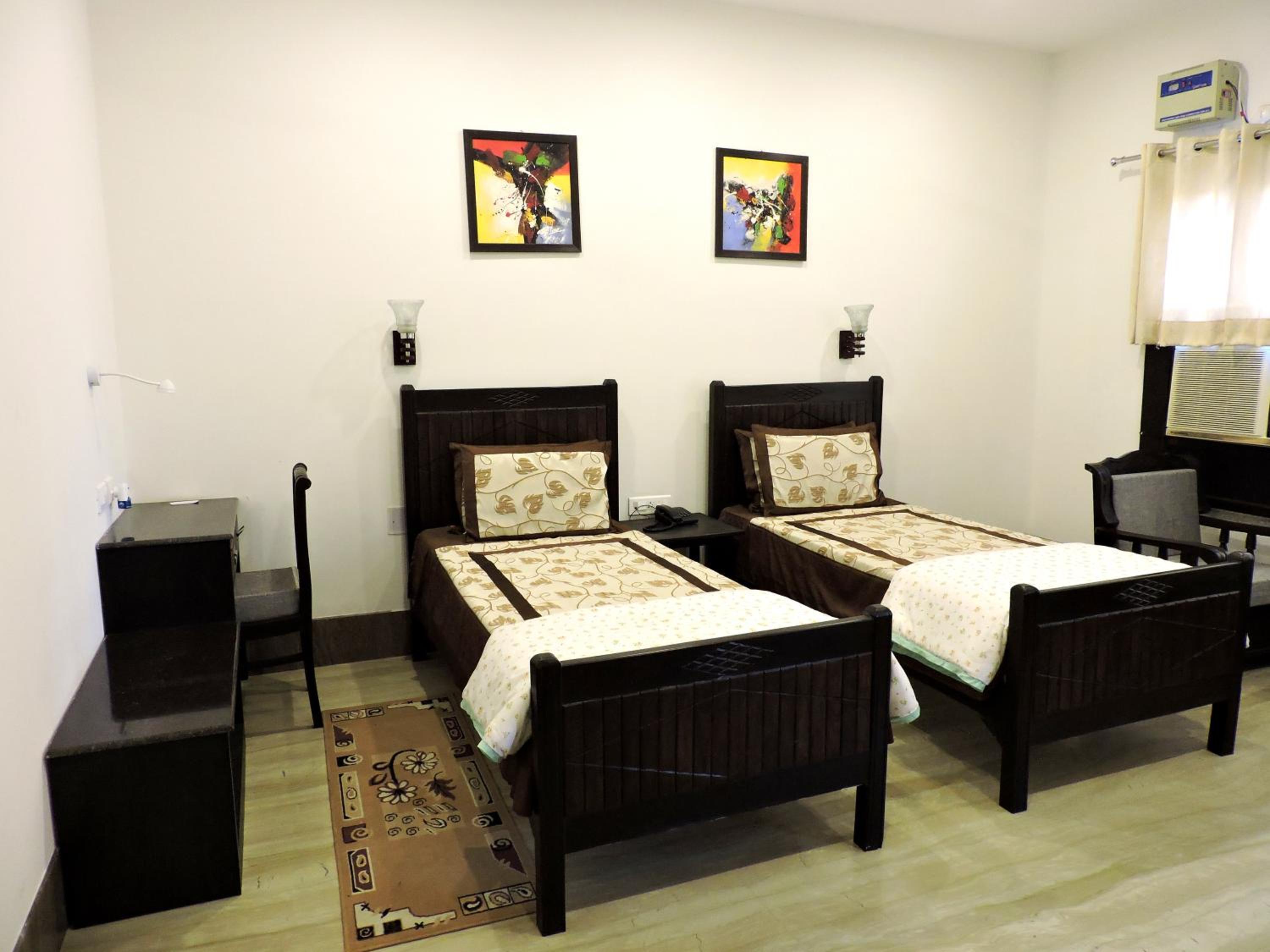 Pearl of Taj Home Stay