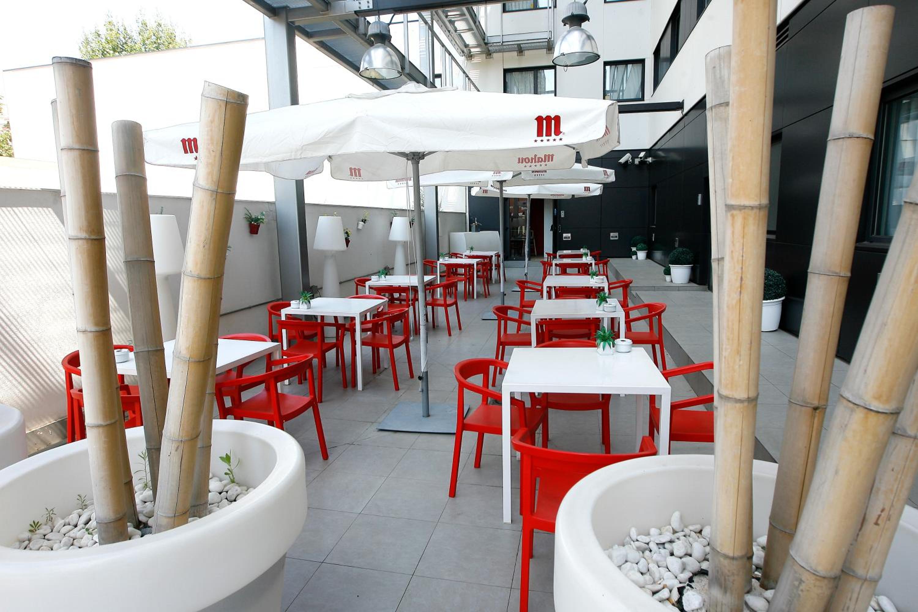 Travelodge Barcelona Poblenou-3