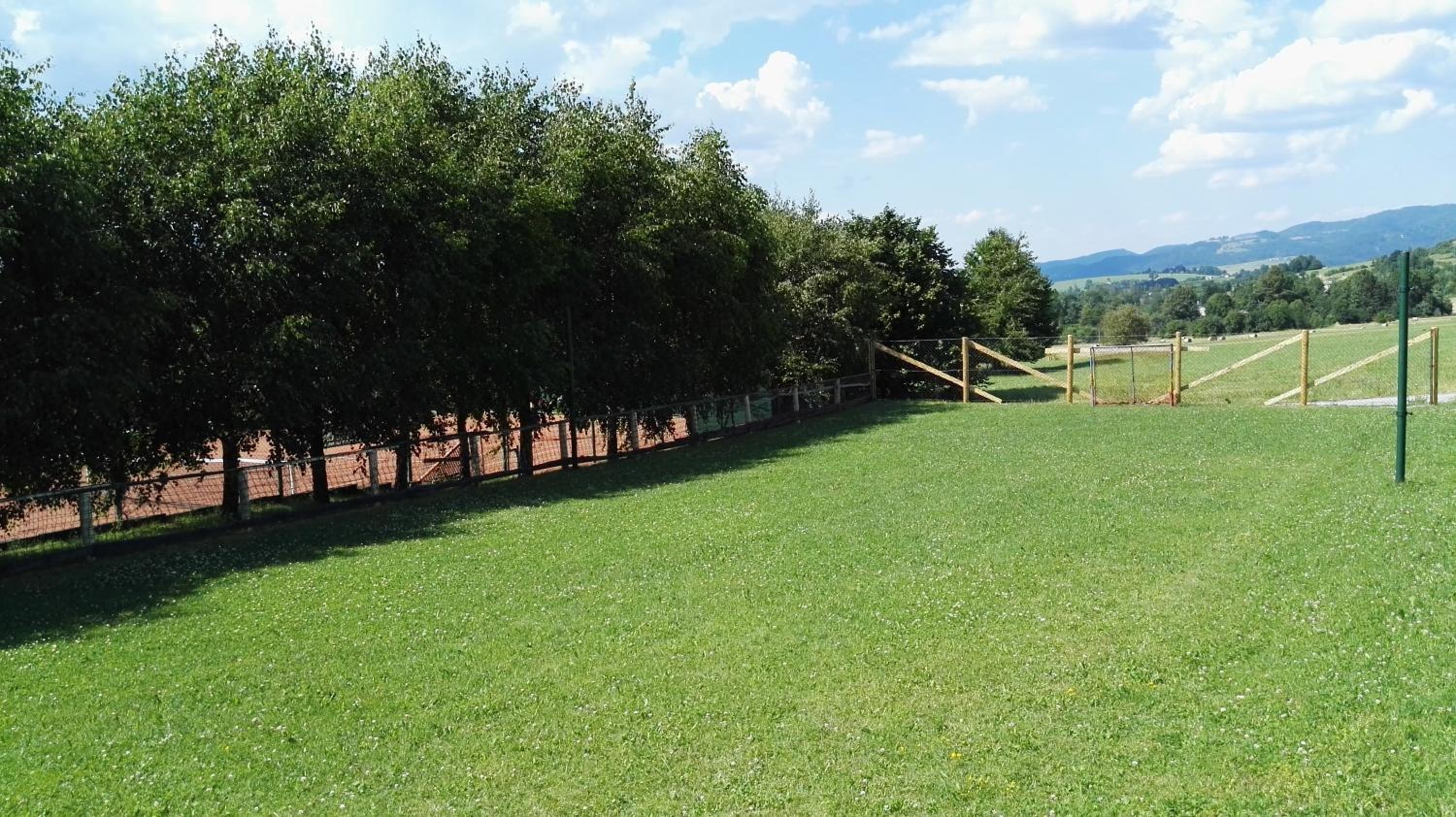 Apartmány u tenisového kurtu
