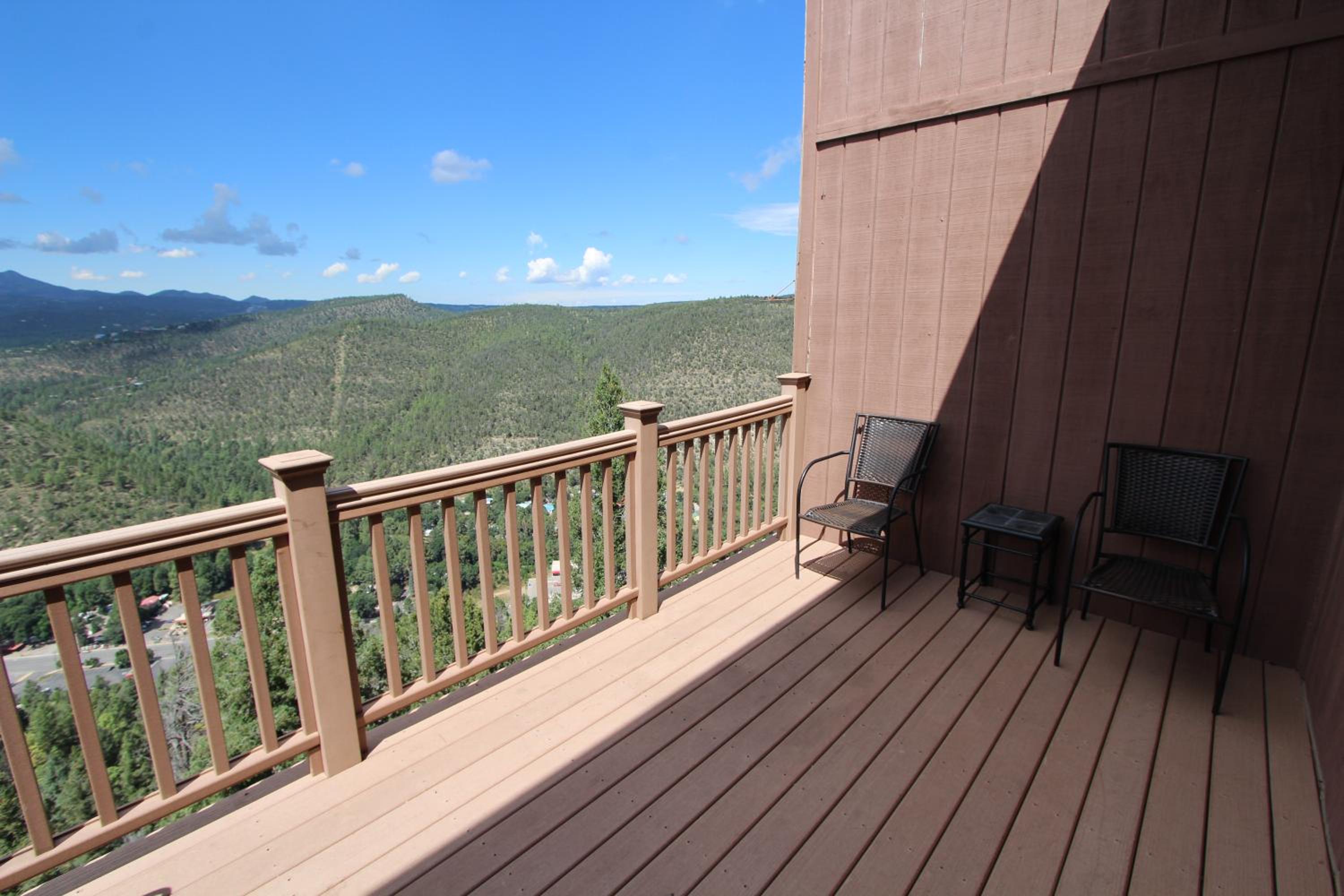 Crown Point Resort