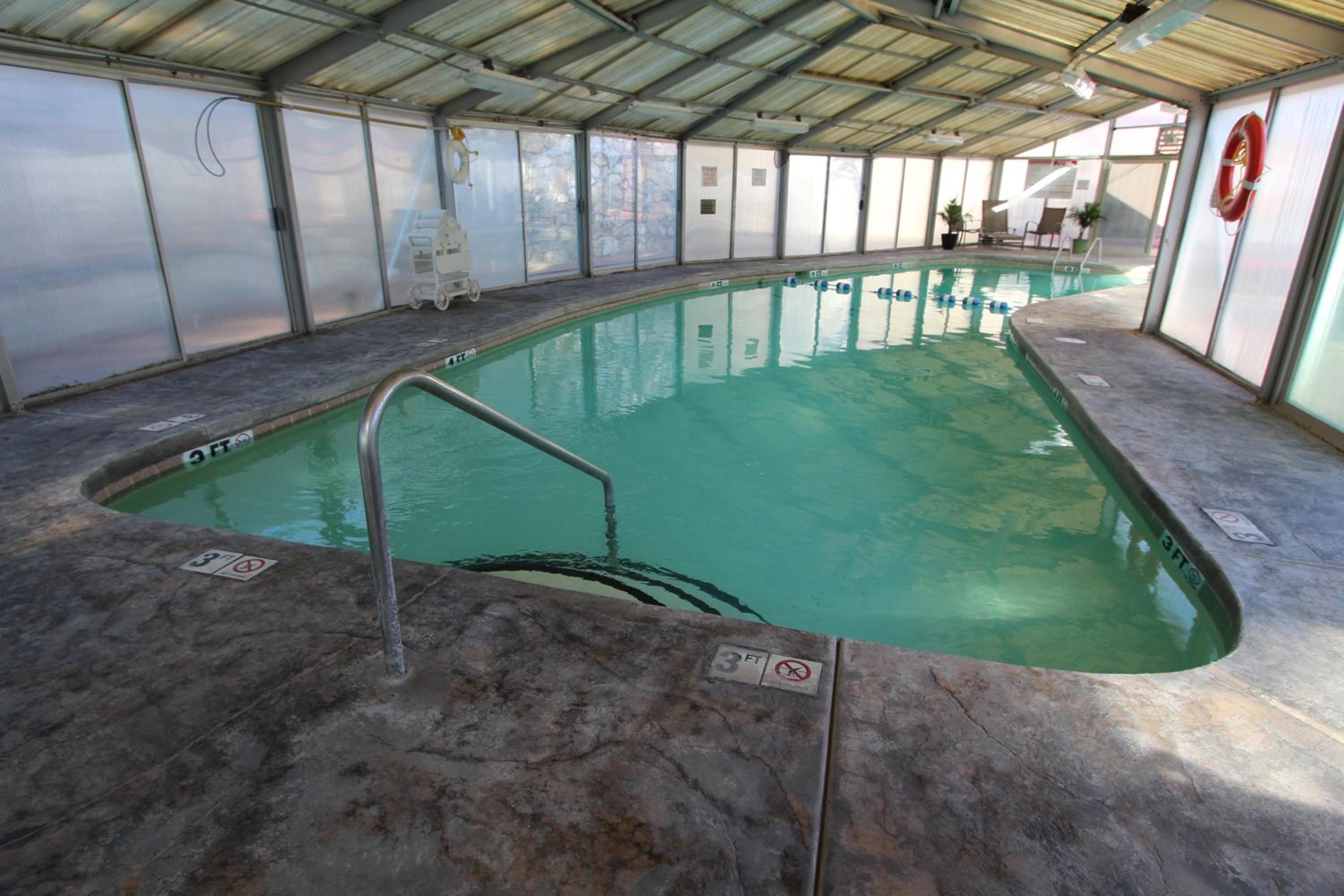 Crown Point Resort