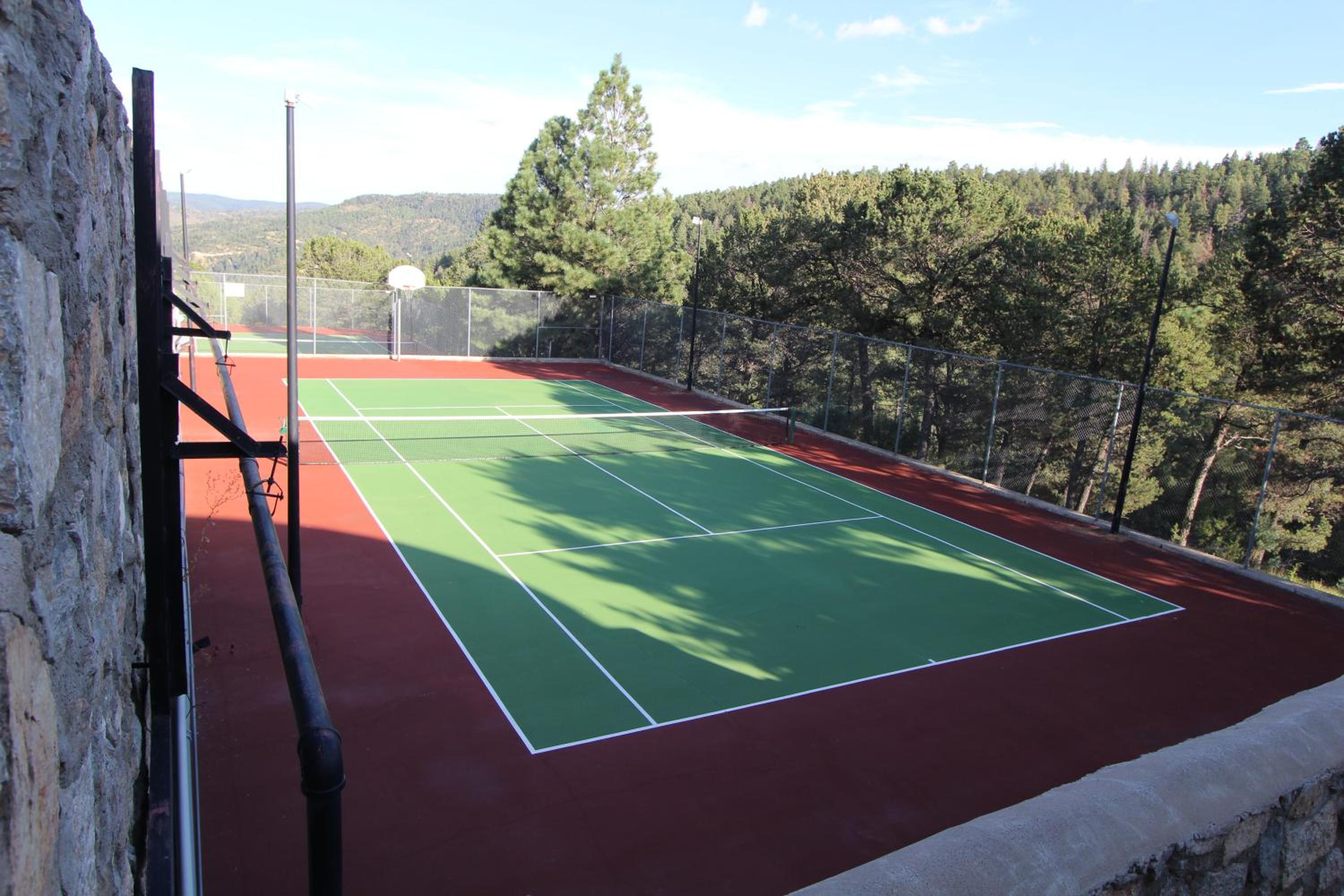Crown Point Resort