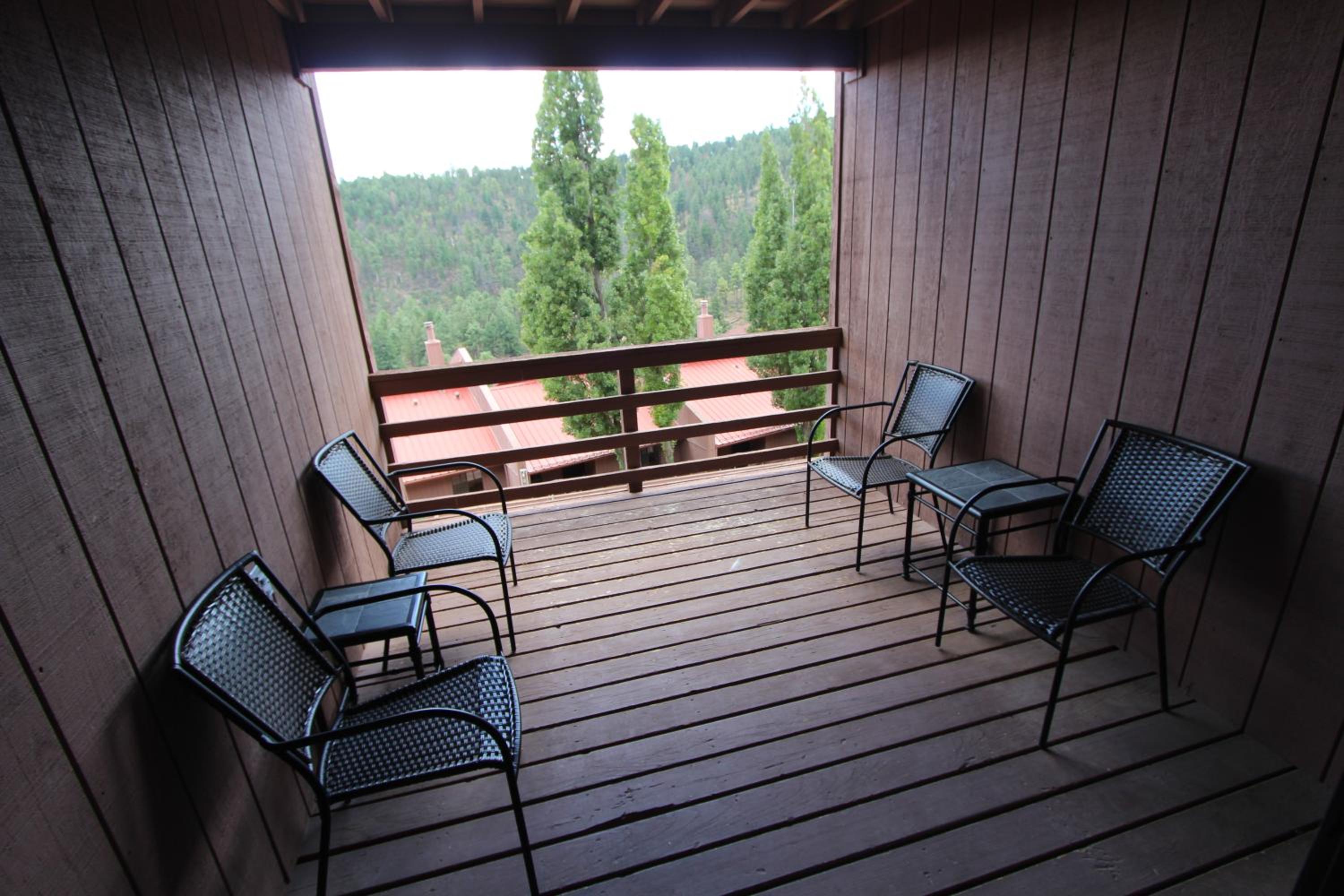 Crown Point Resort