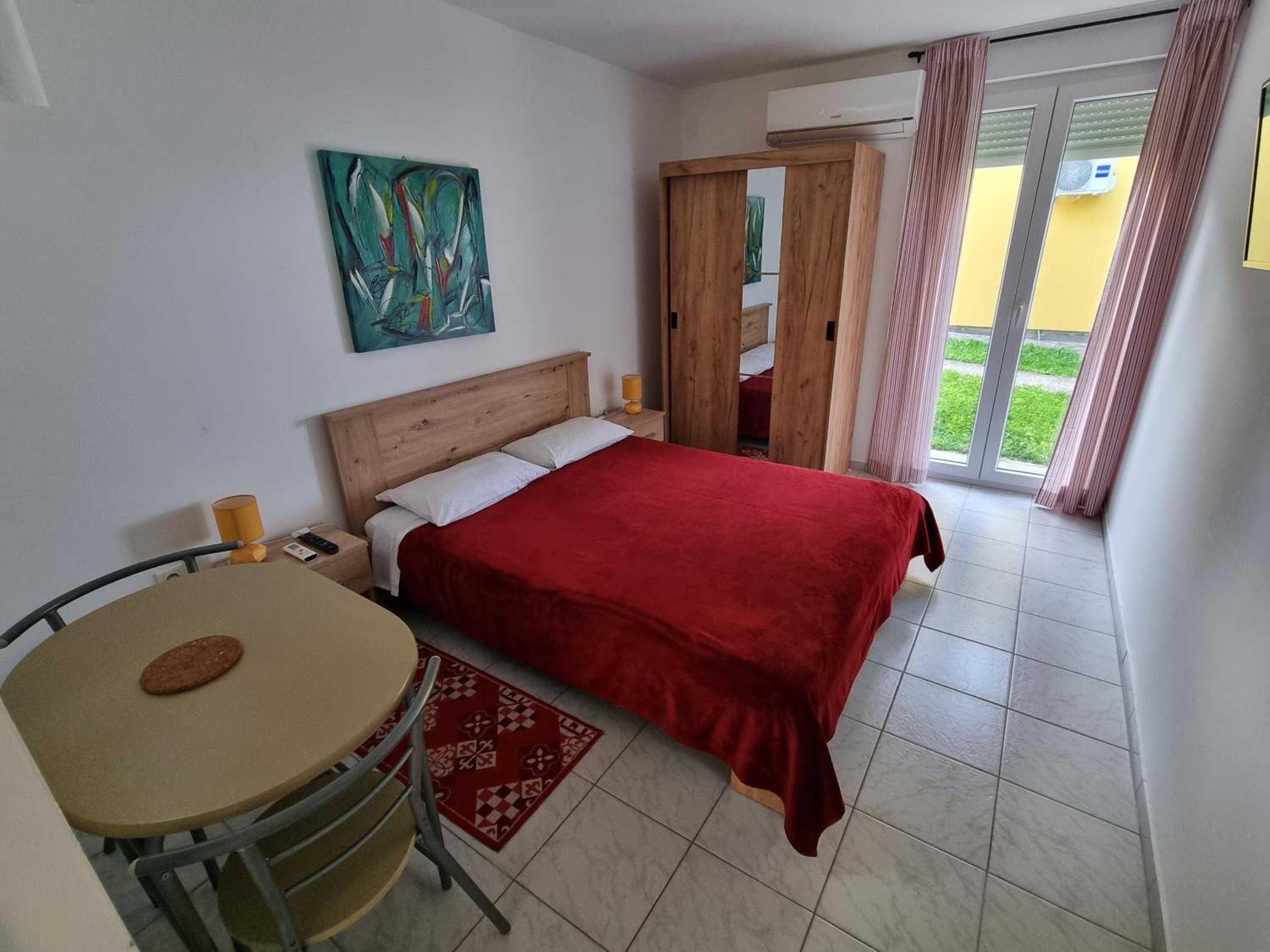 Photo 79