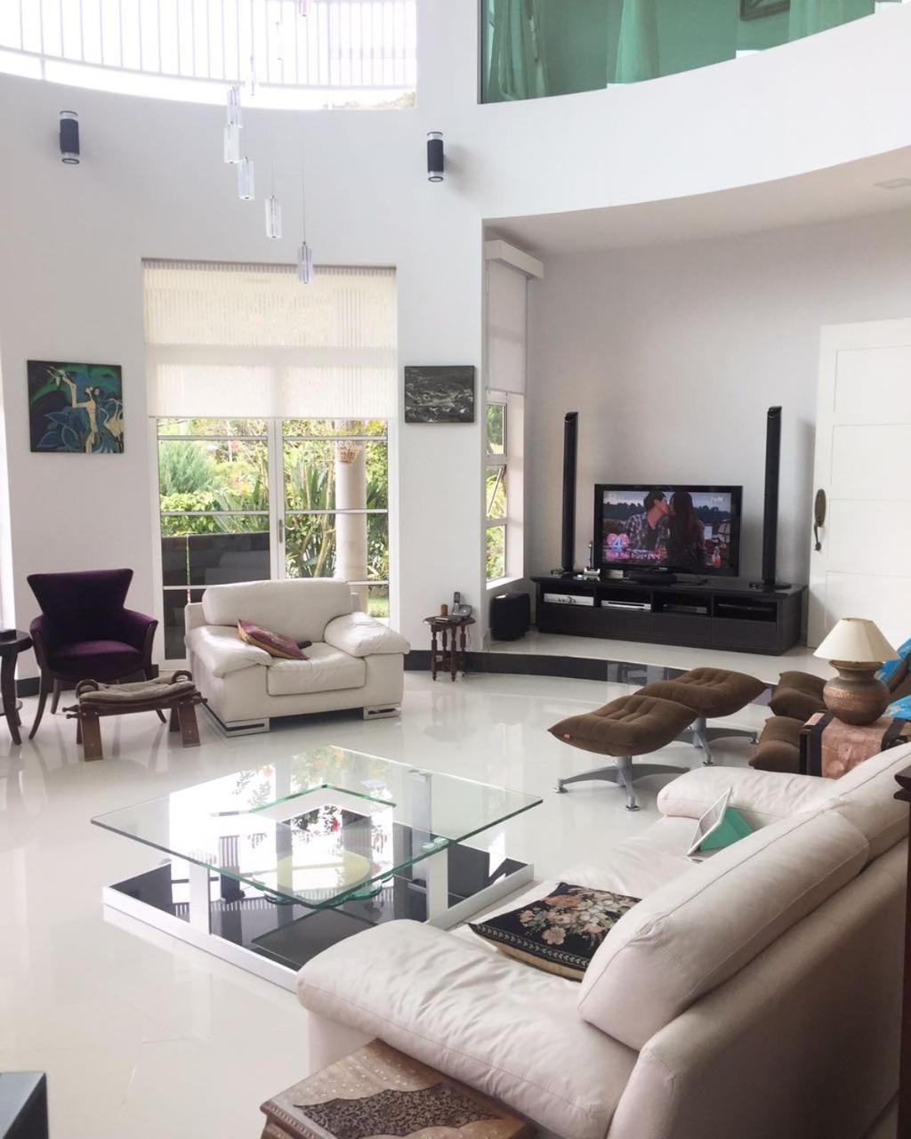 Crystal Cameron Vacation Bungalow photo 8