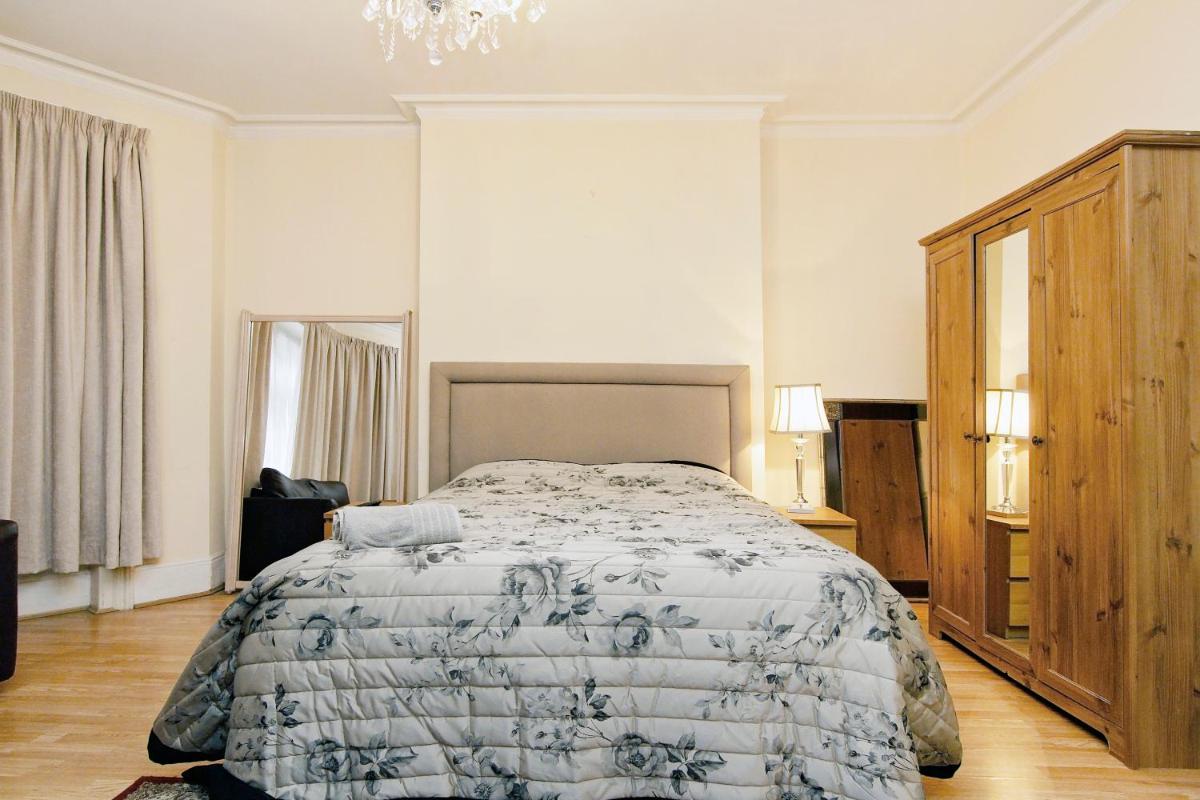 Hyde Park Serviced Rooms