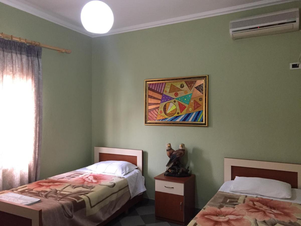 Hostel Grande House