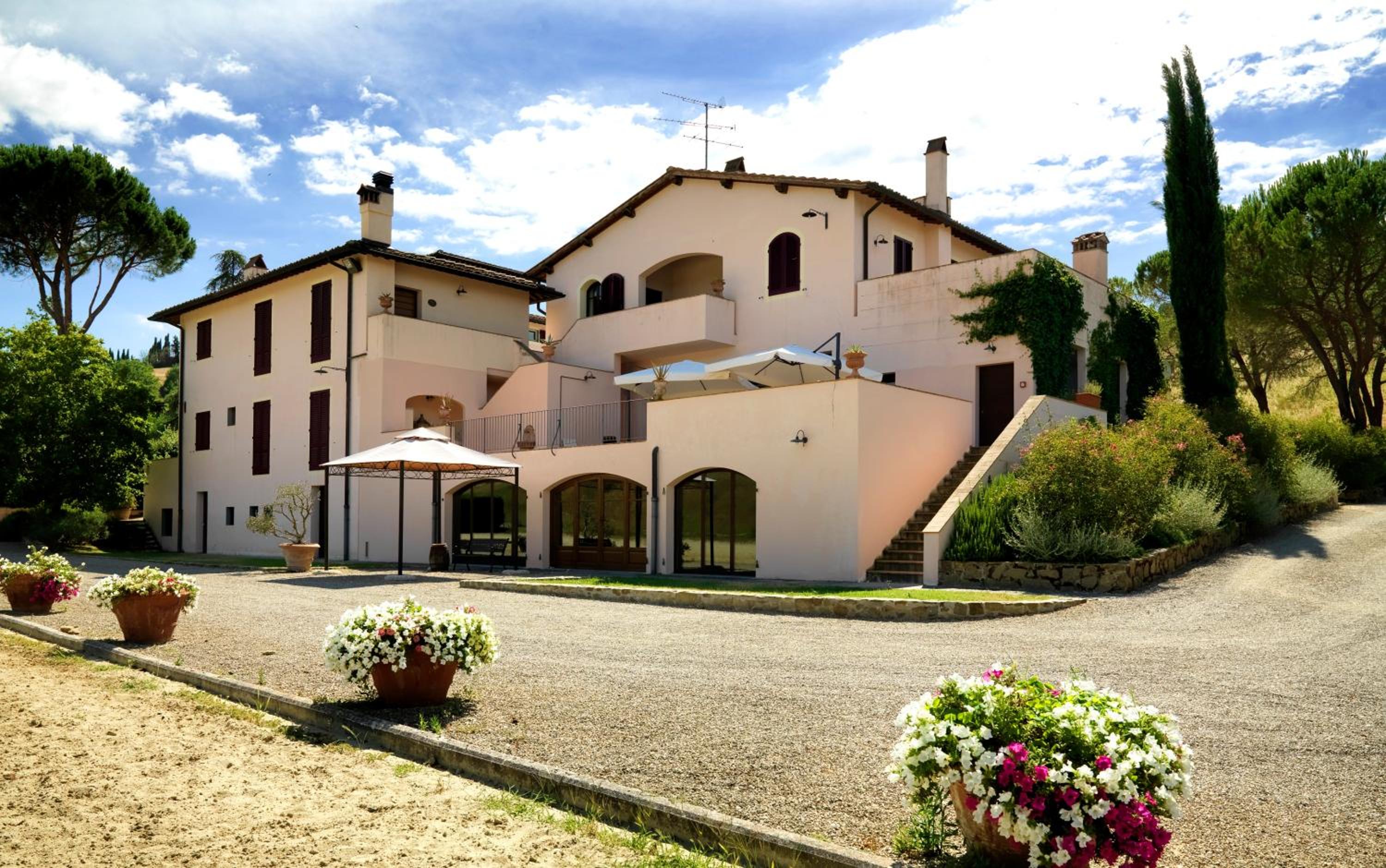 Appartamenti Agriturismo La Canonica view 4