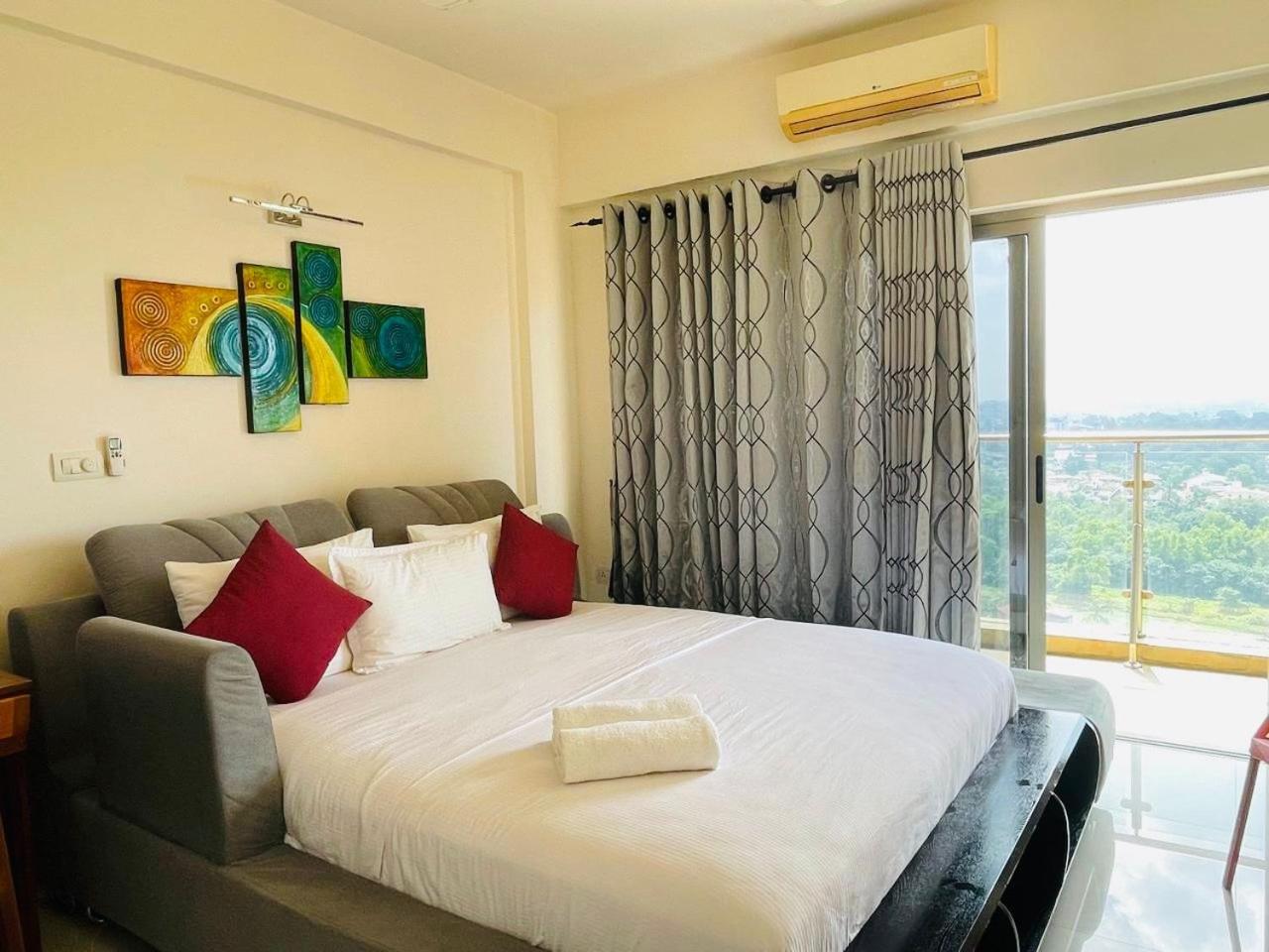 Atrium - ICONIC APARTMENT 5