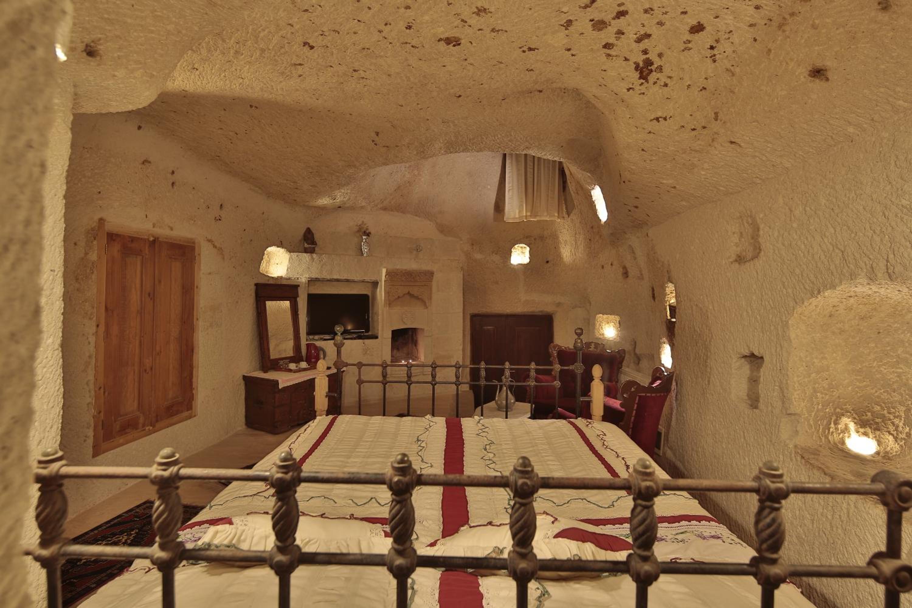 Village Cave House Hotel - Image 21