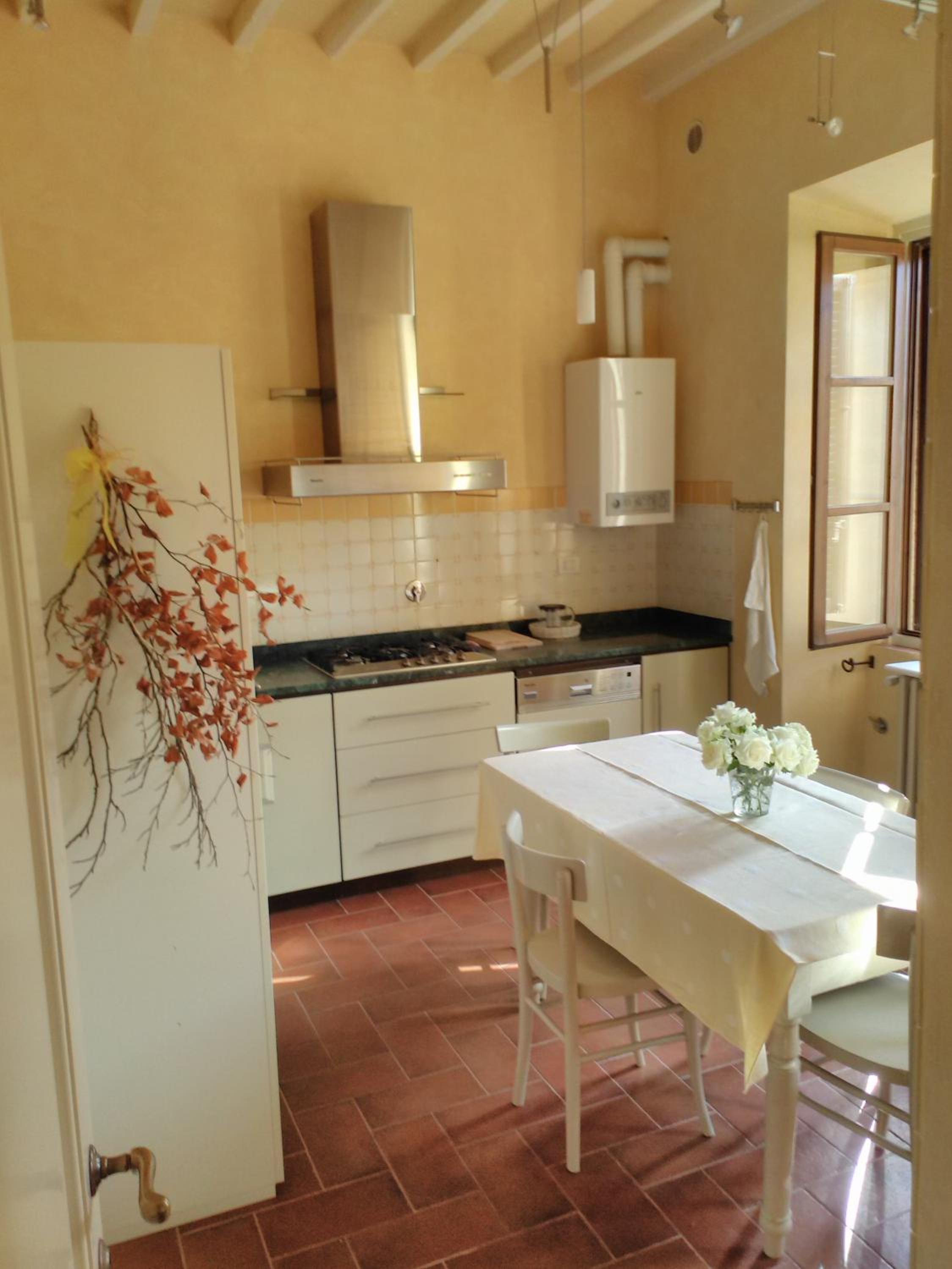 Lauretta view 5
