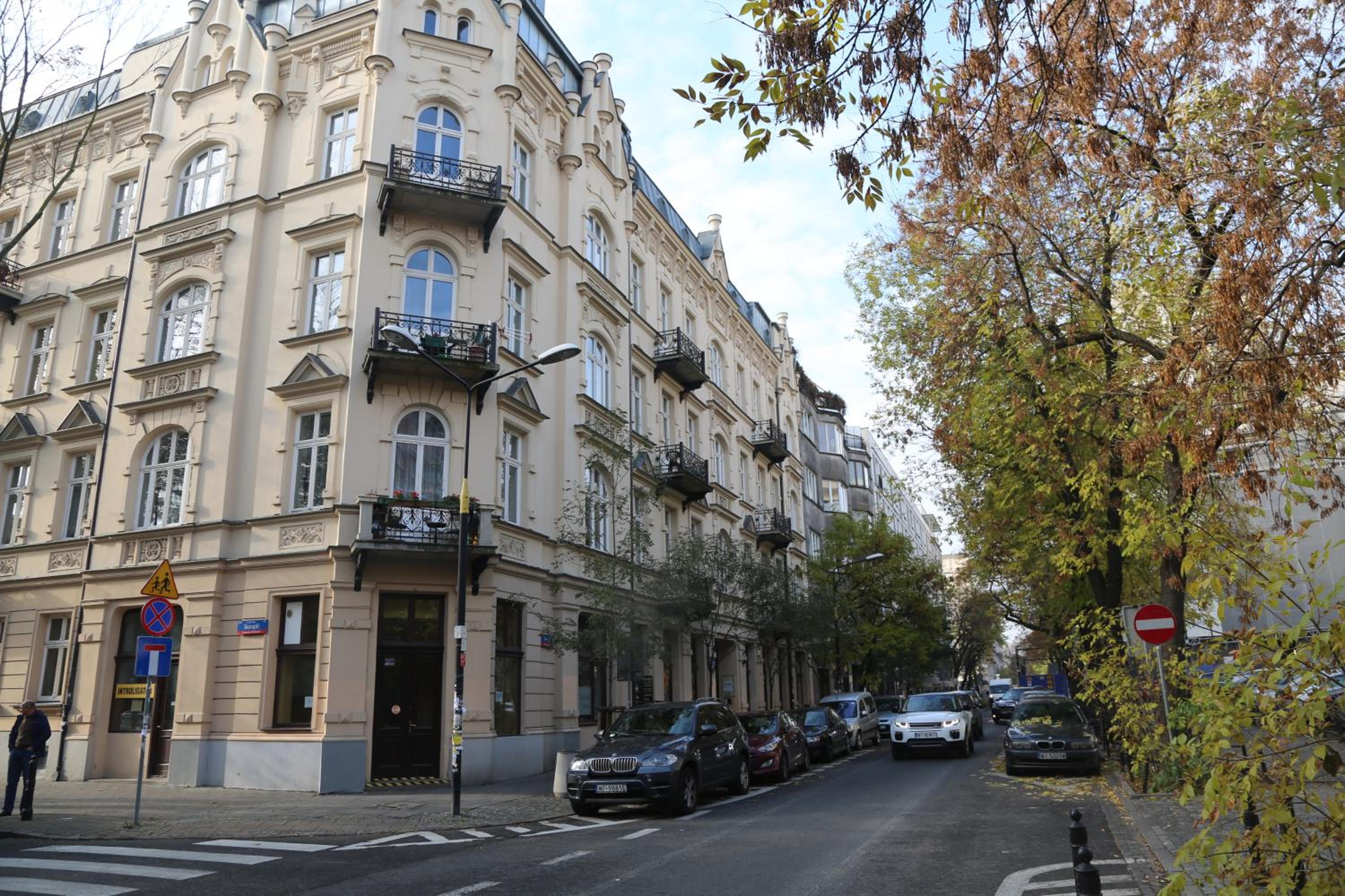 ASKI Hoża Apartment
