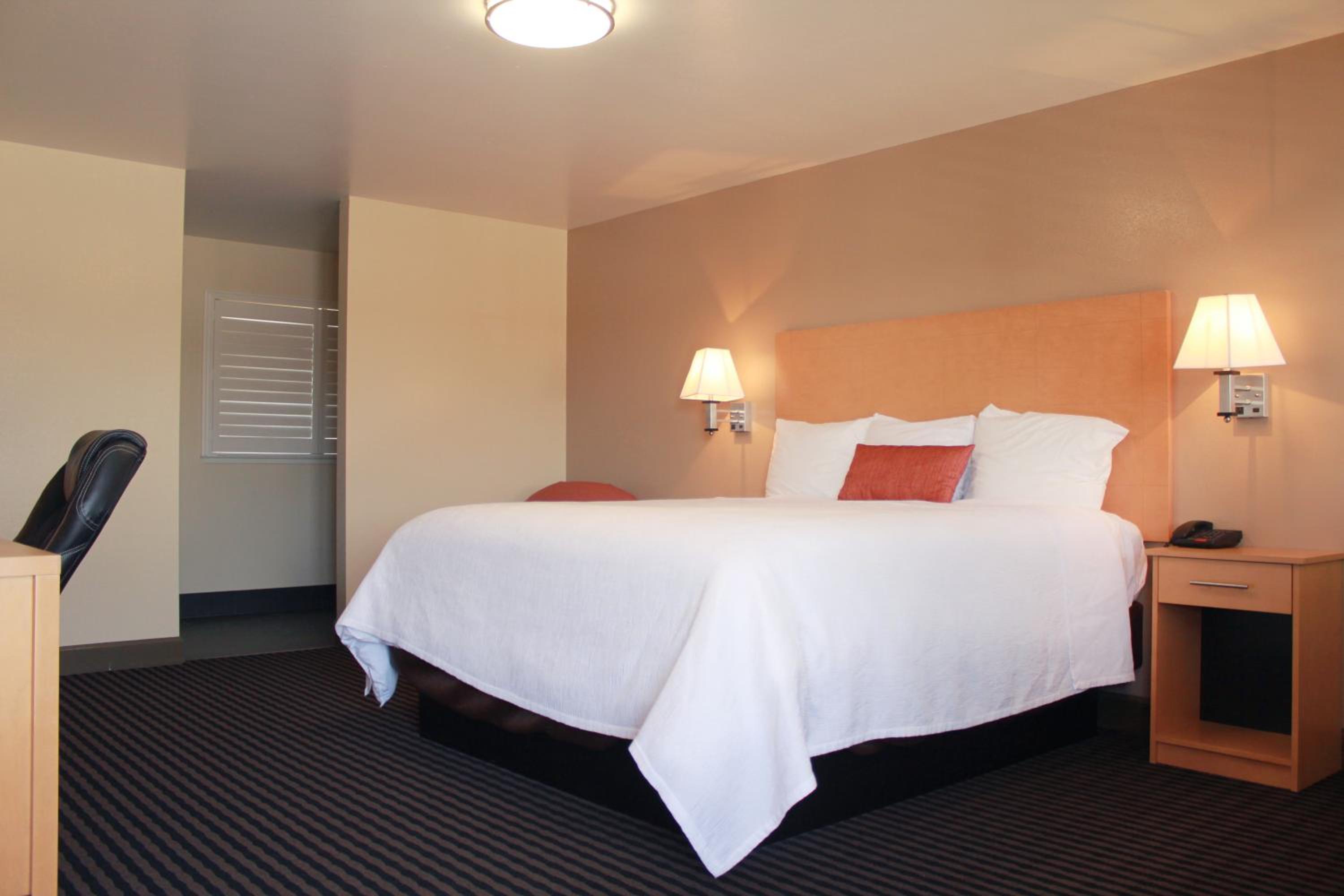 Vallejo Vacations - Regency Inn - Property Image 18
