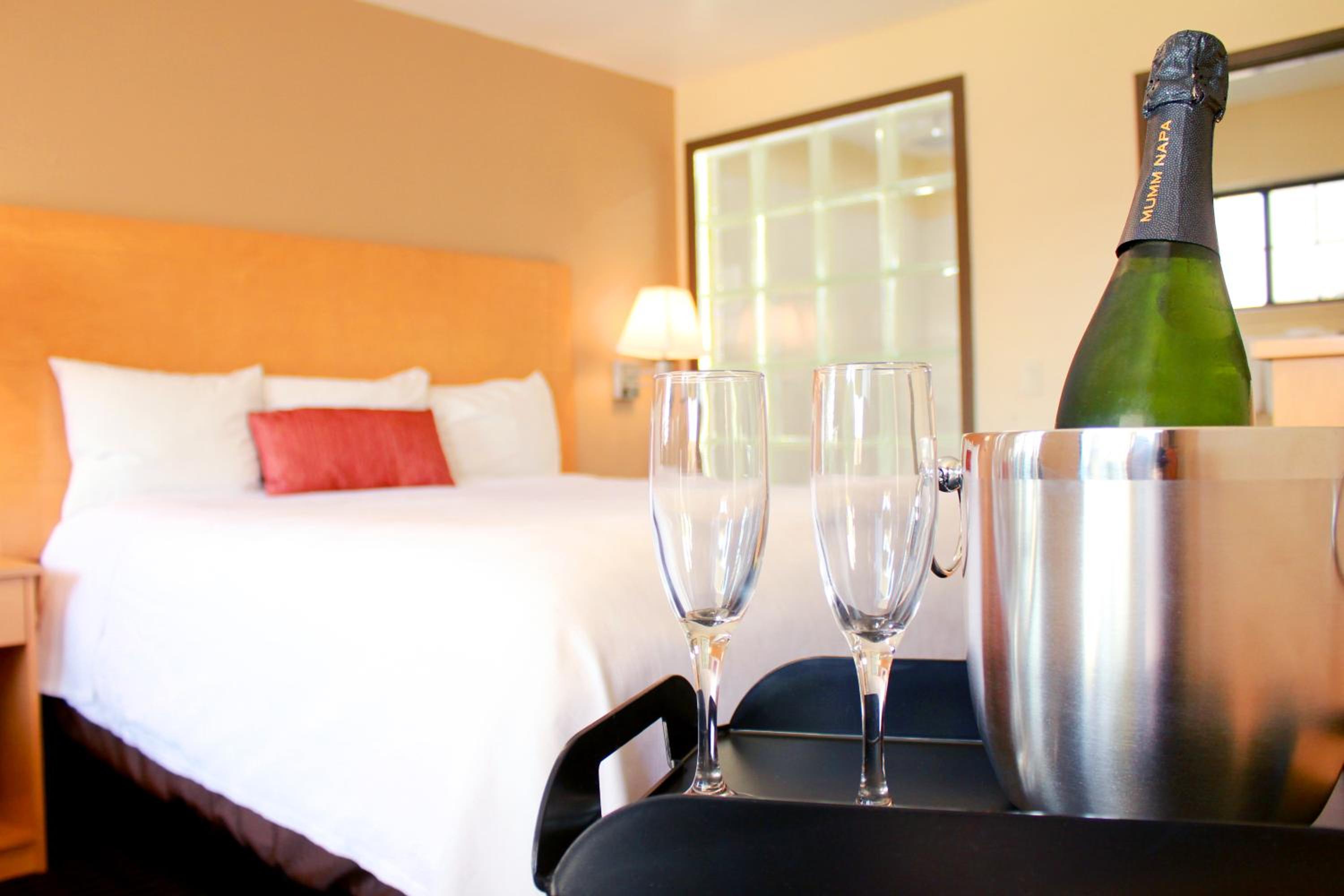 Vallejo Vacations - Regency Inn - Property Image 11