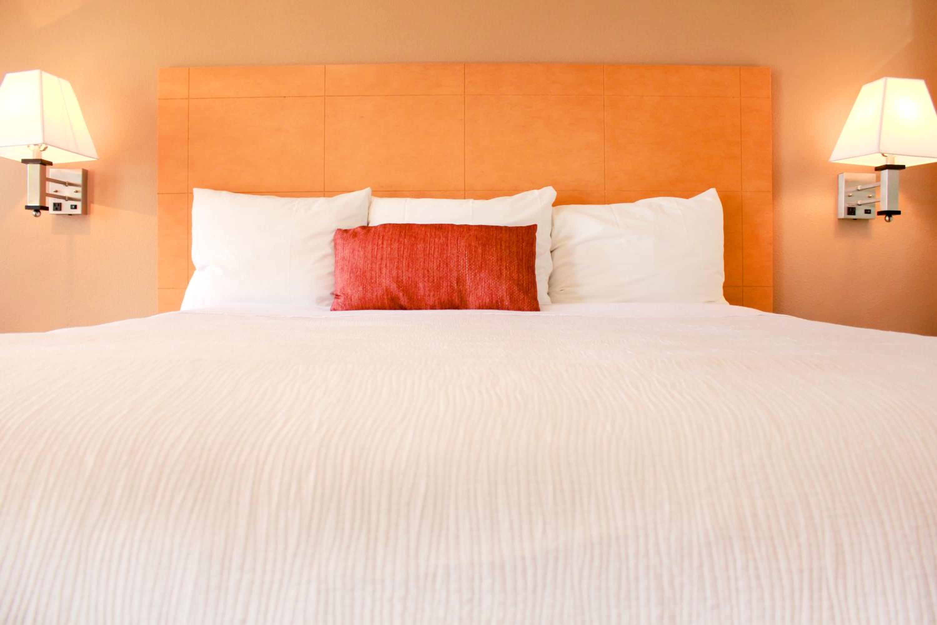 Vallejo Vacations - Regency Inn - Property Image 9