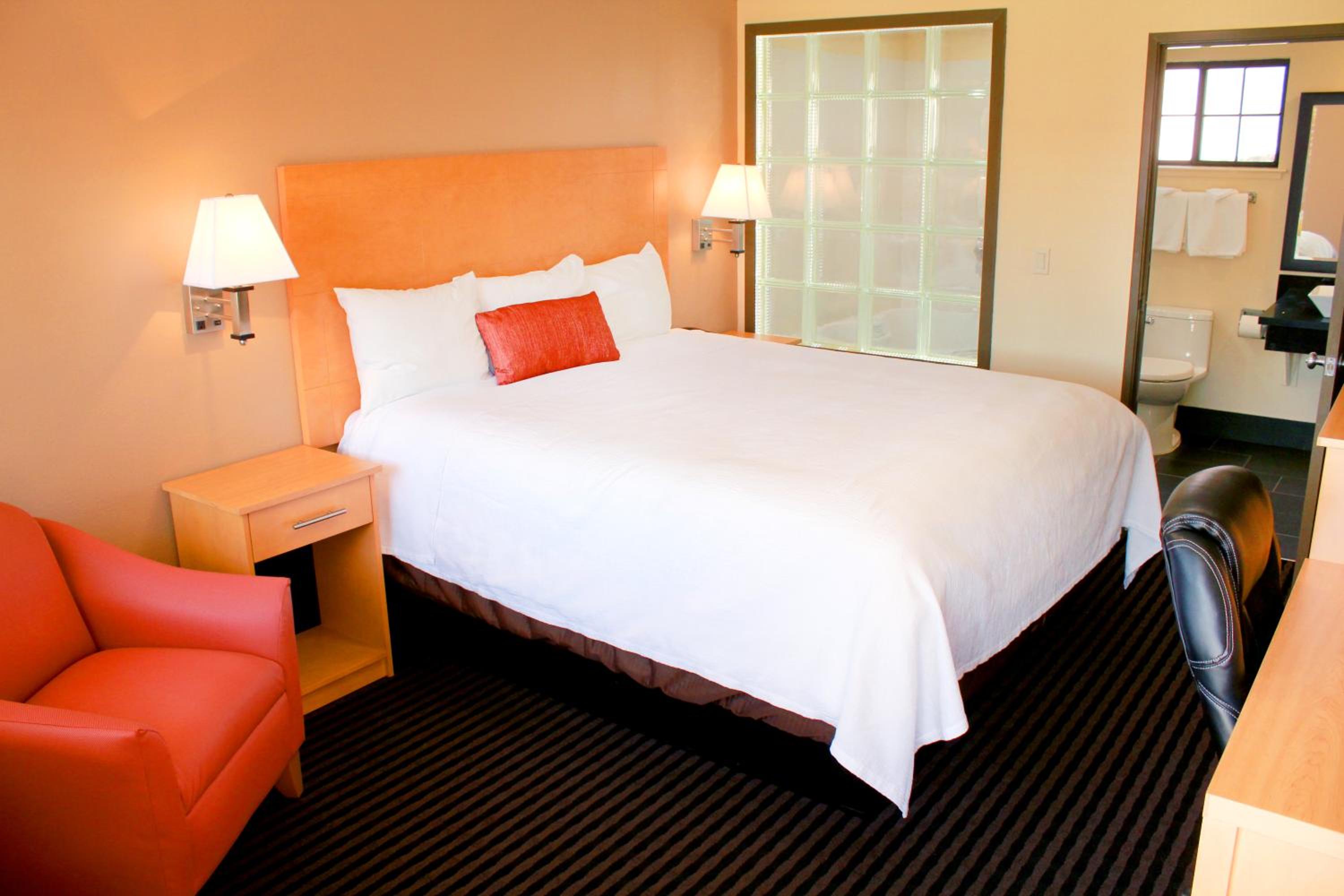 Vallejo Vacations - Regency Inn - Property Image 7