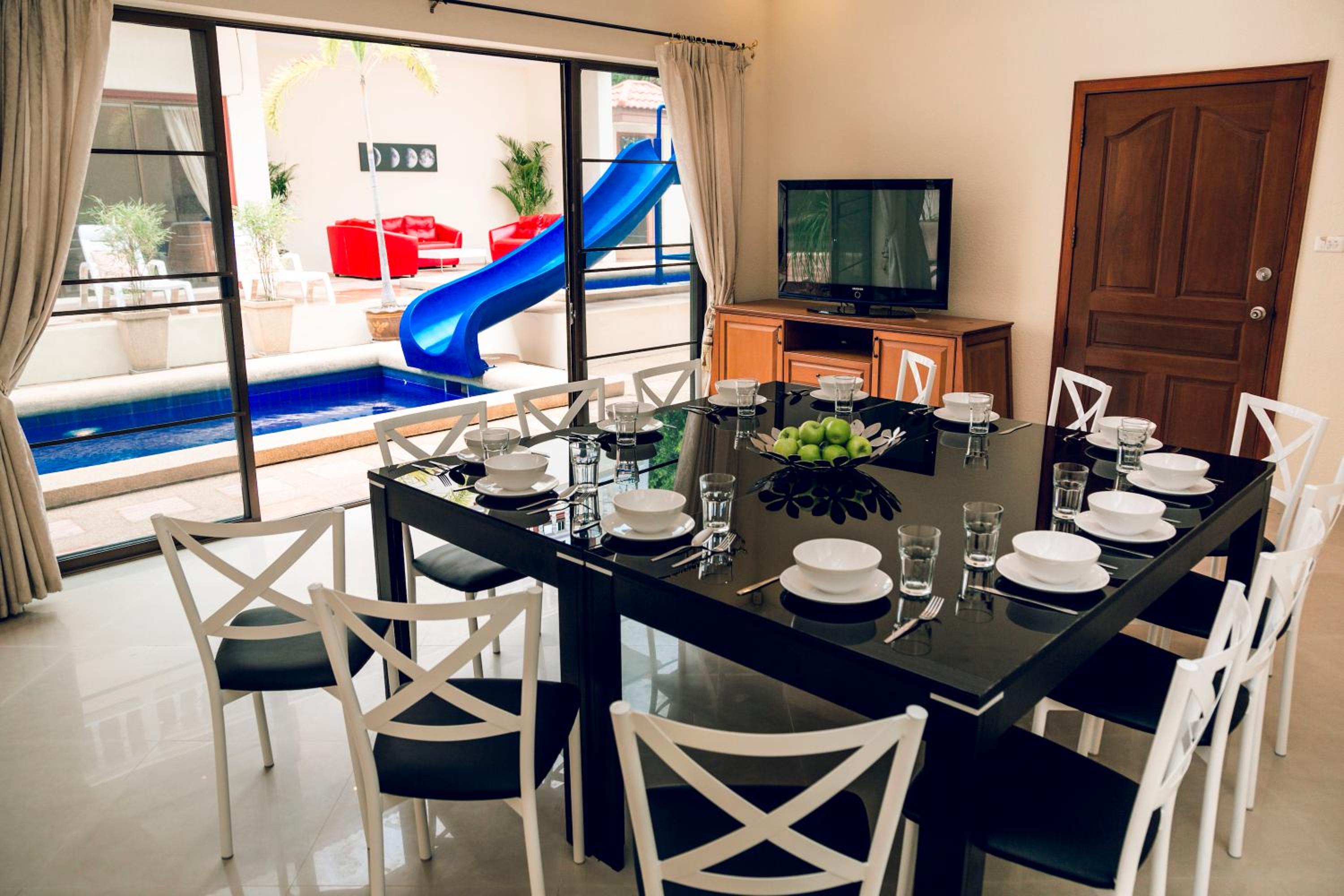 Avoca Pool Villas