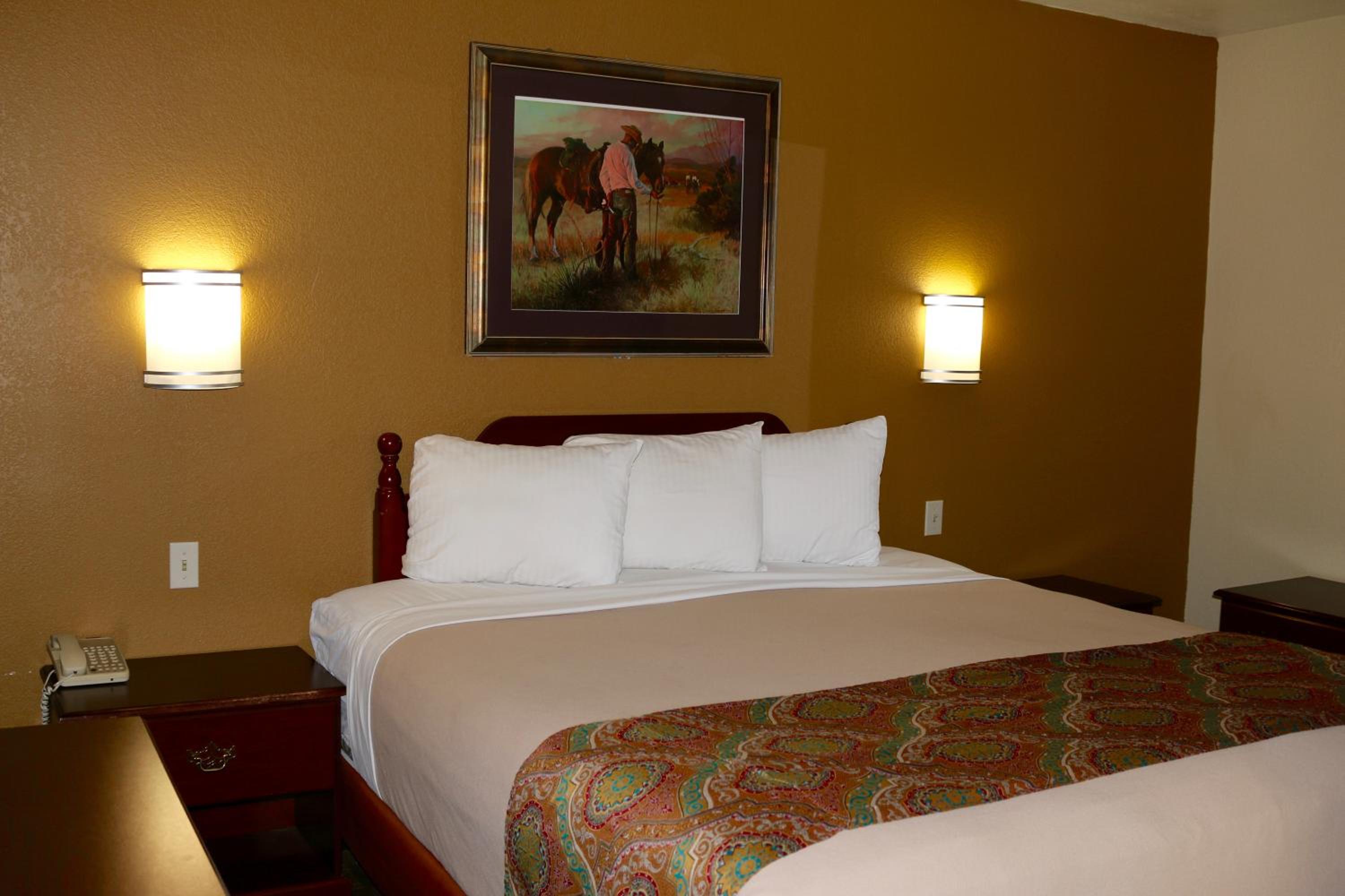 Barstow Vacations - Budget Inn - Property Image 2