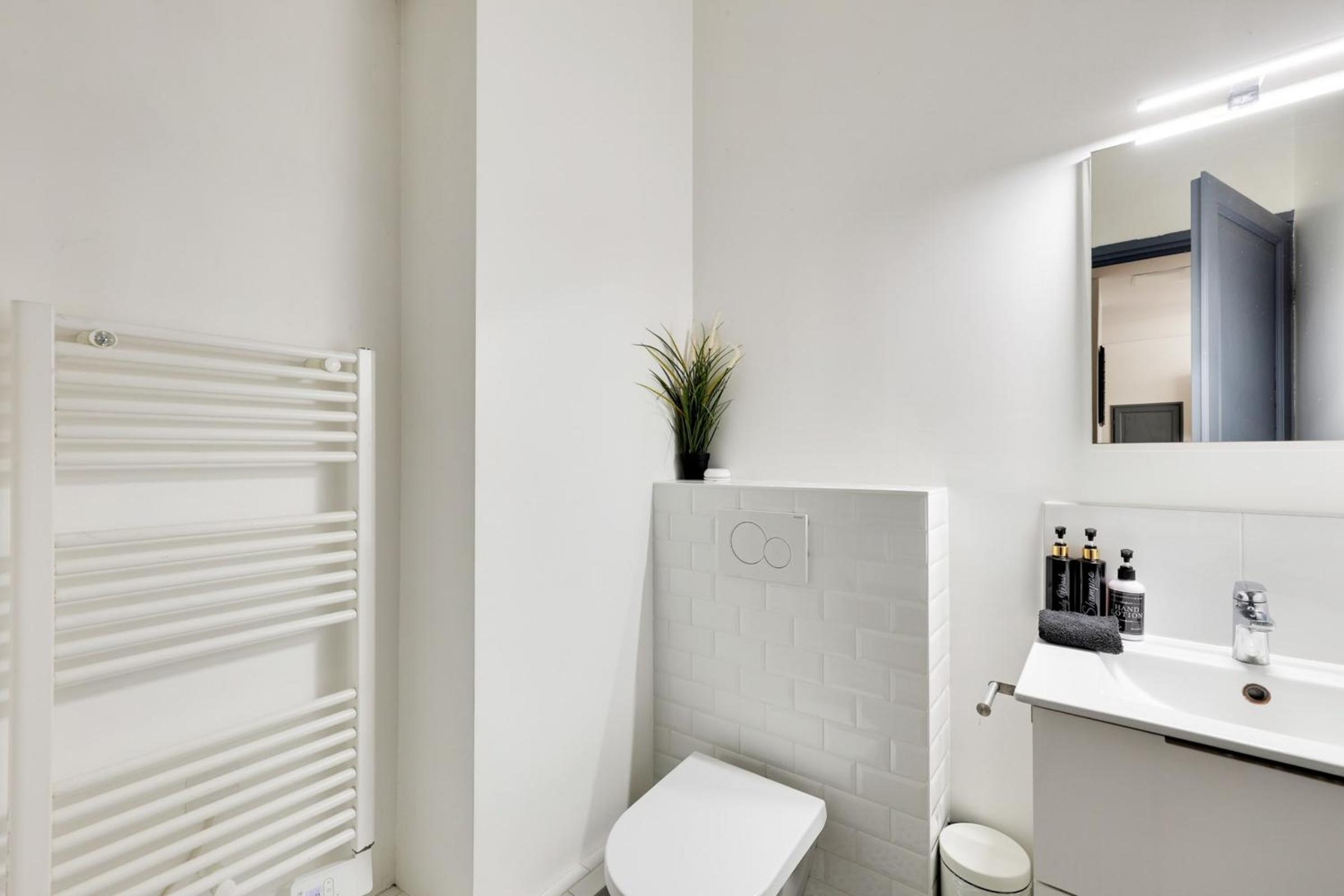 Renovated Design Apartment In Montparnasse — Paris photo 4