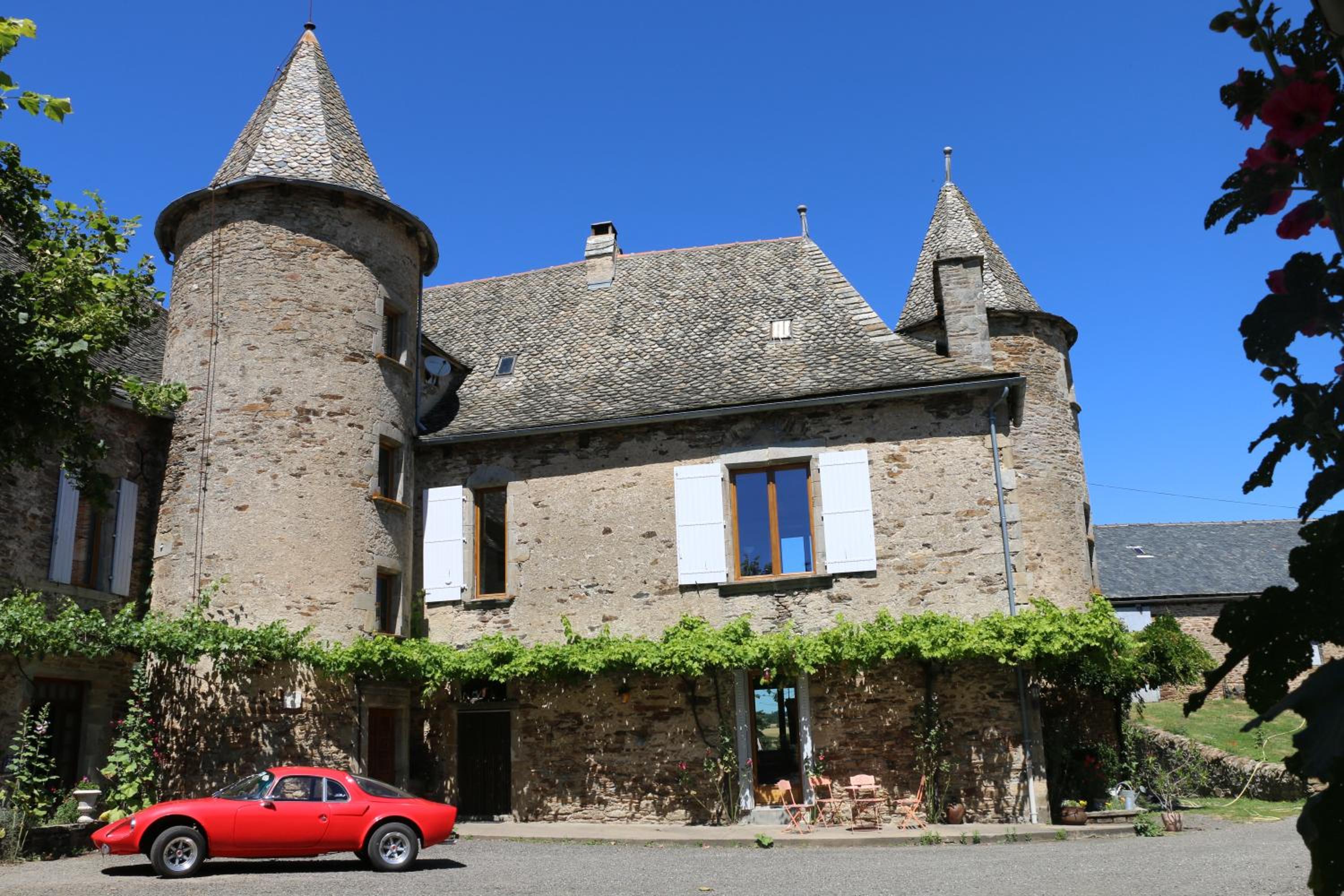 Chateau de Cadars view 4
