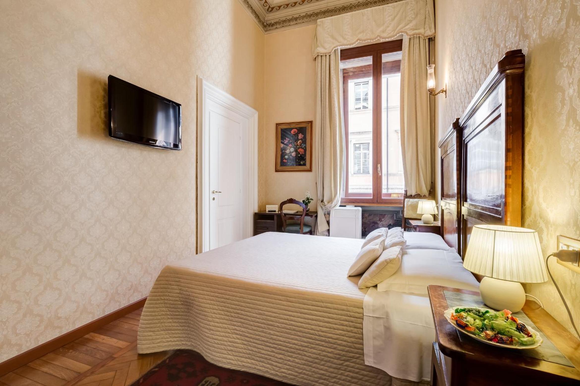 Affreschi Su Roma Luxury B&B