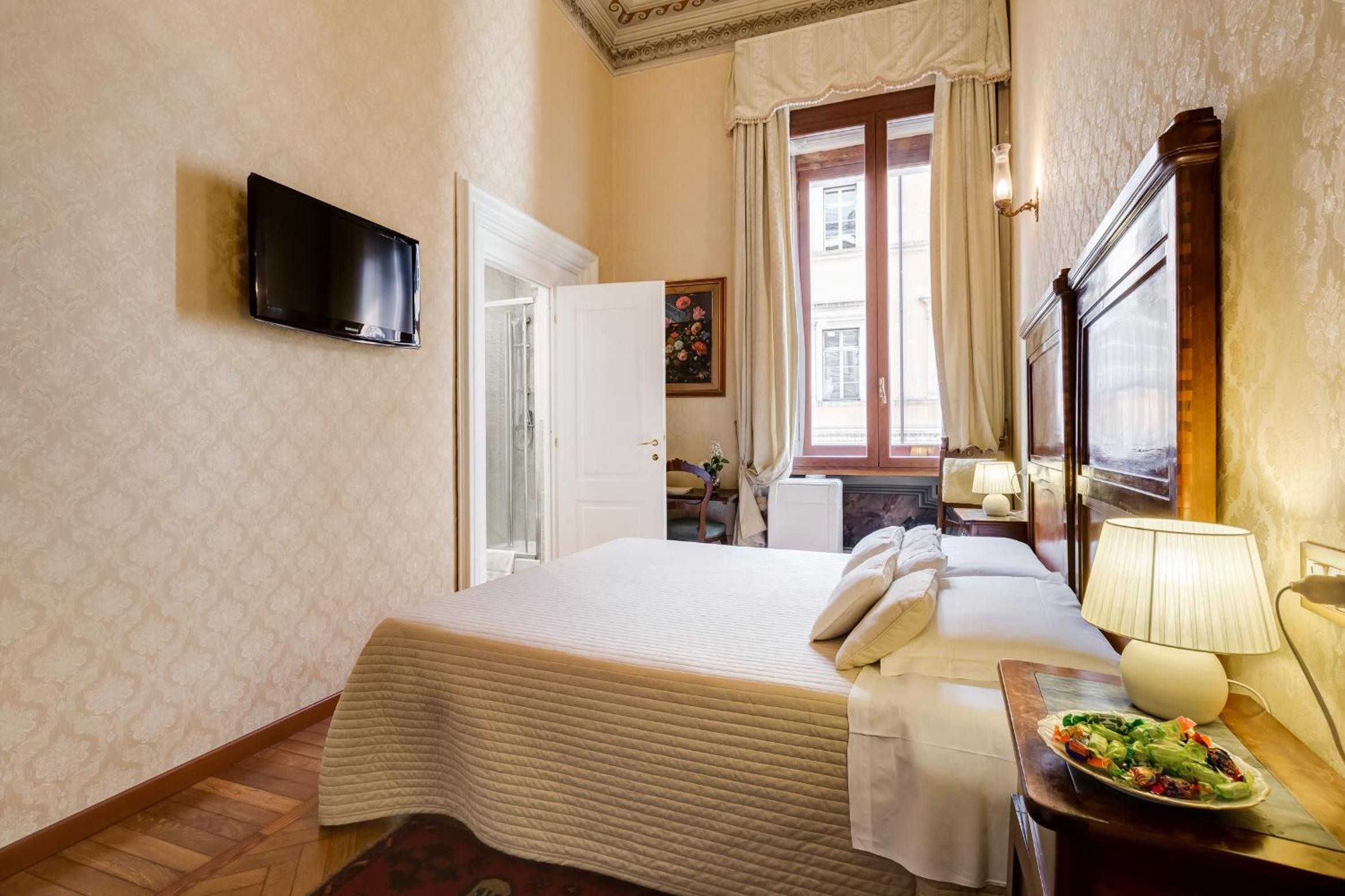 Affreschi Su Roma Luxury B&B