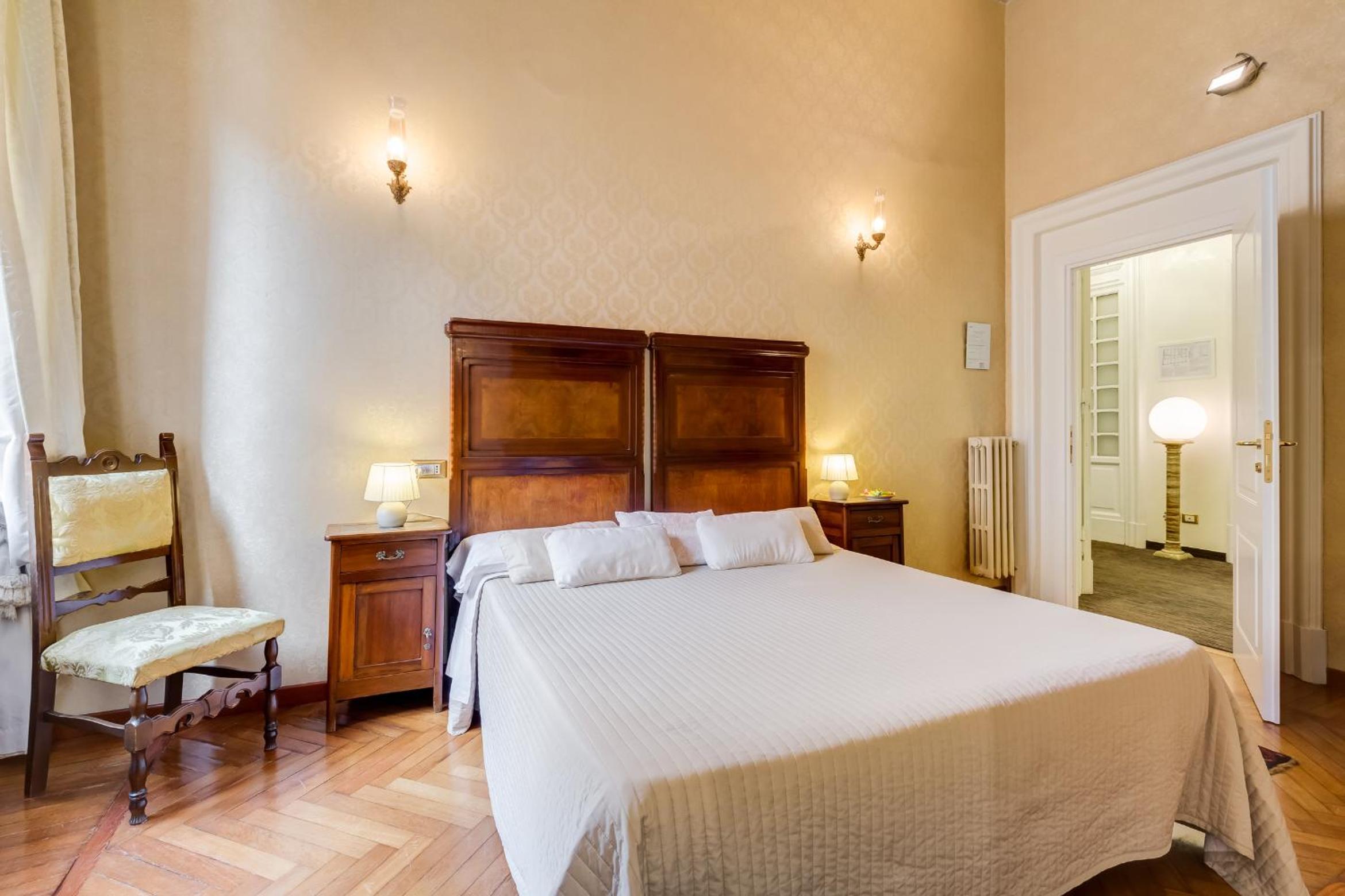Affreschi Su Roma Luxury B&B