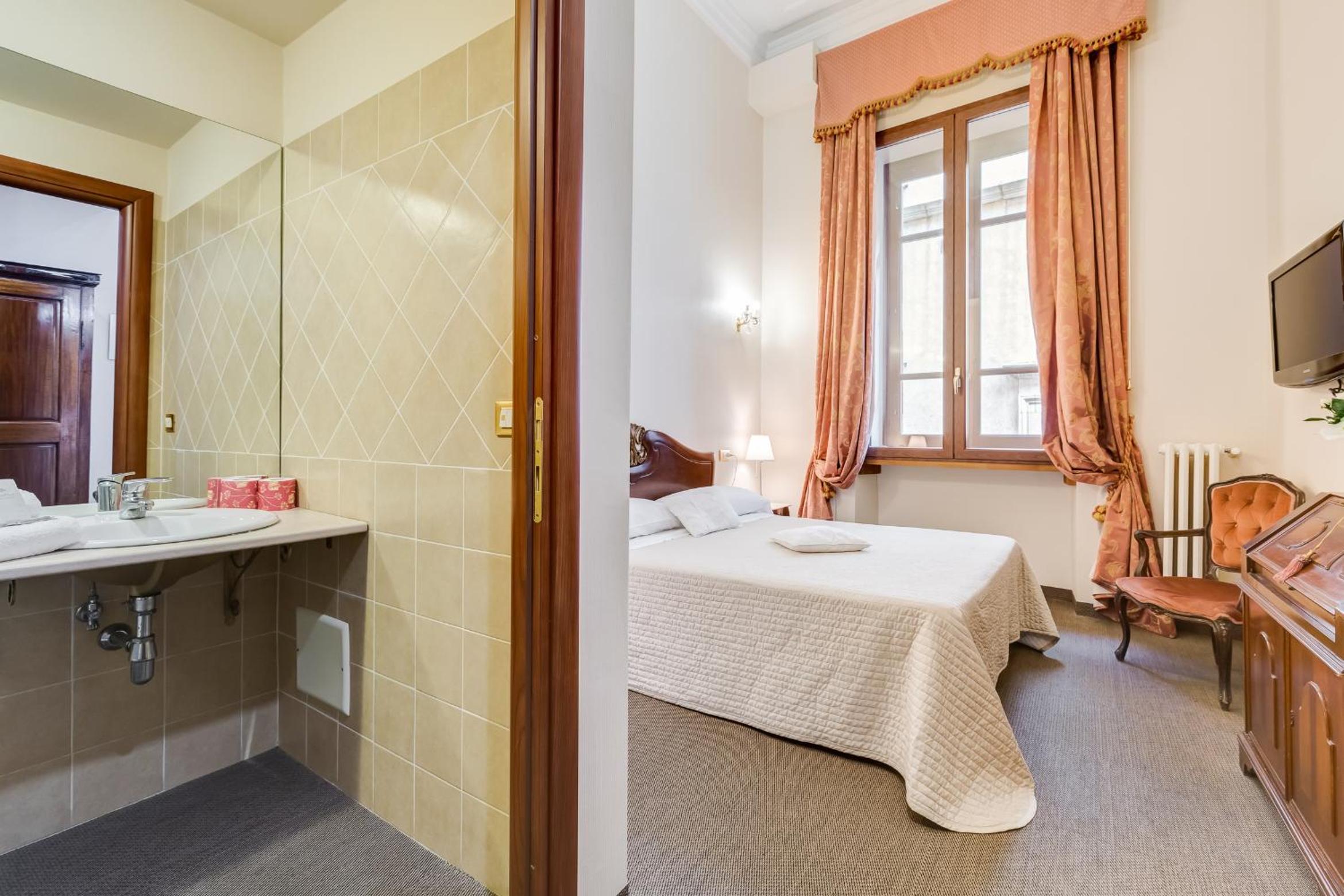 Affreschi Su Roma Luxury B&B
