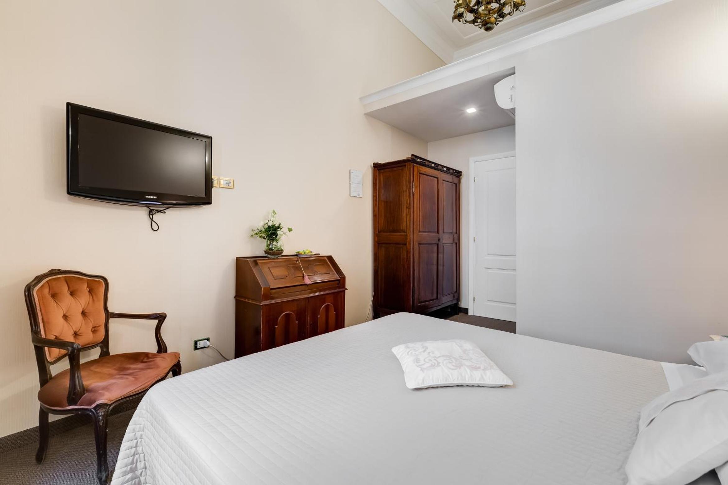 Affreschi Su Roma Luxury B&B