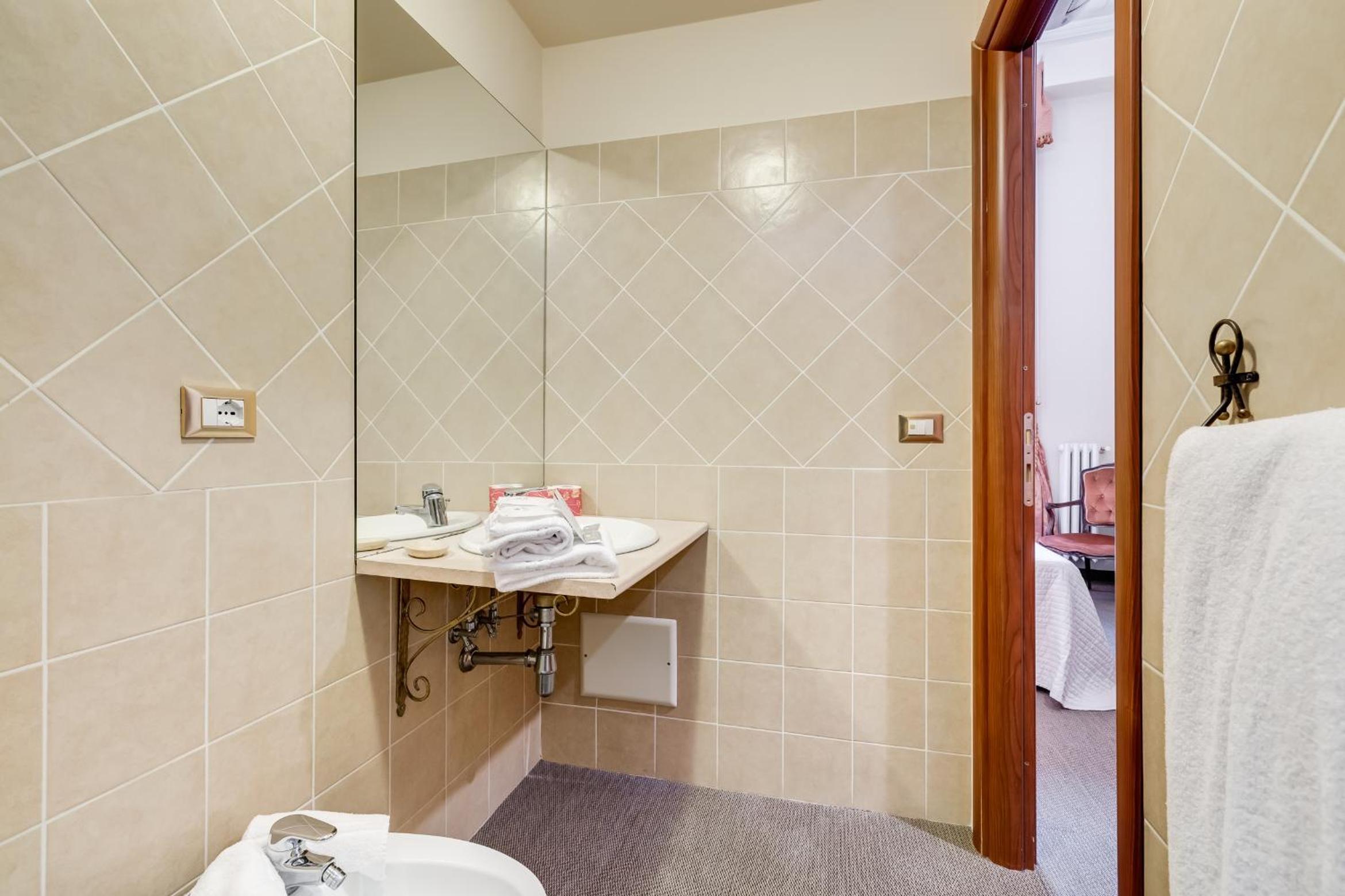 Affreschi Su Roma Luxury B&B