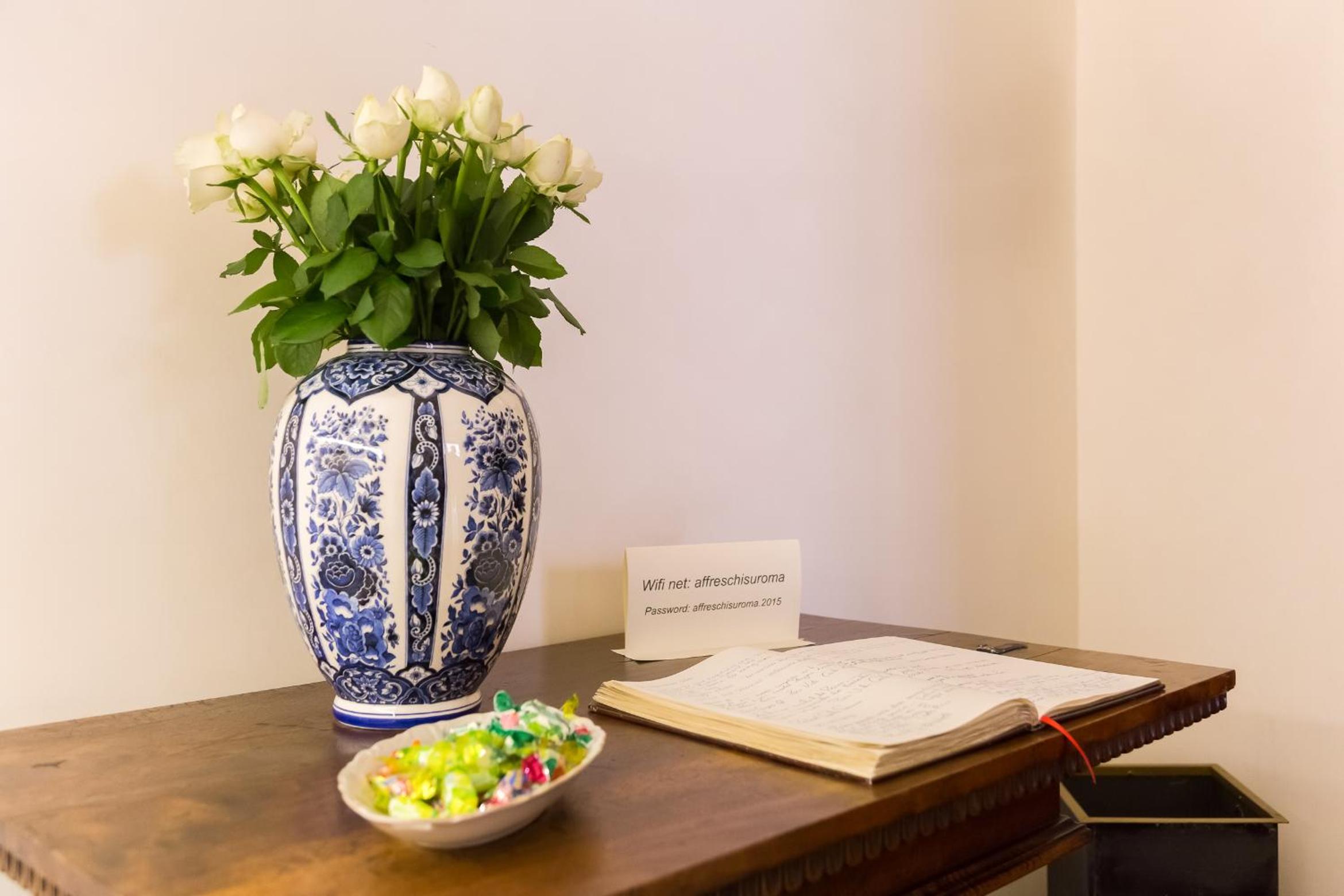 Affreschi Su Roma Luxury B&B