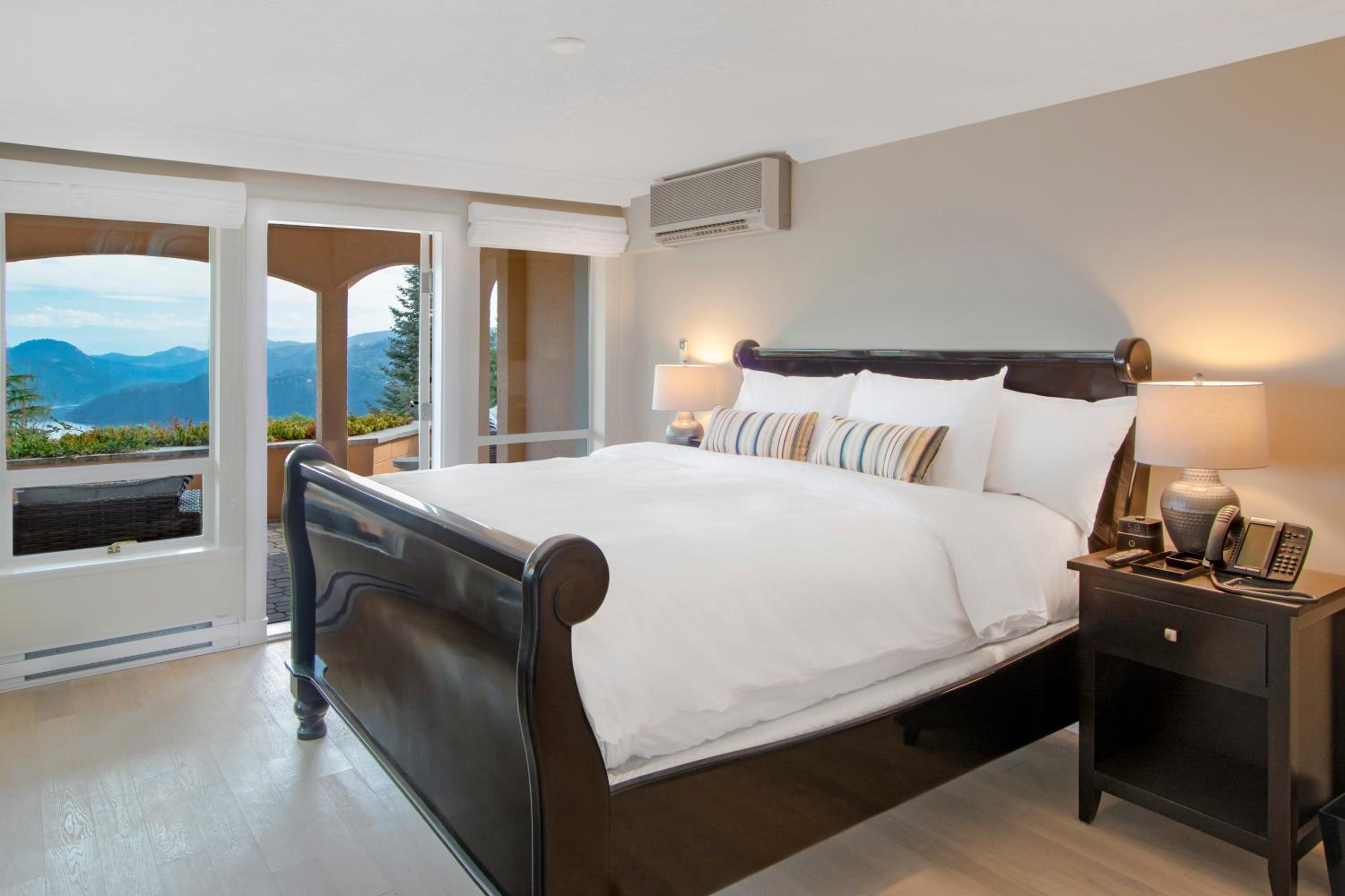 Villa Eyrie Resort