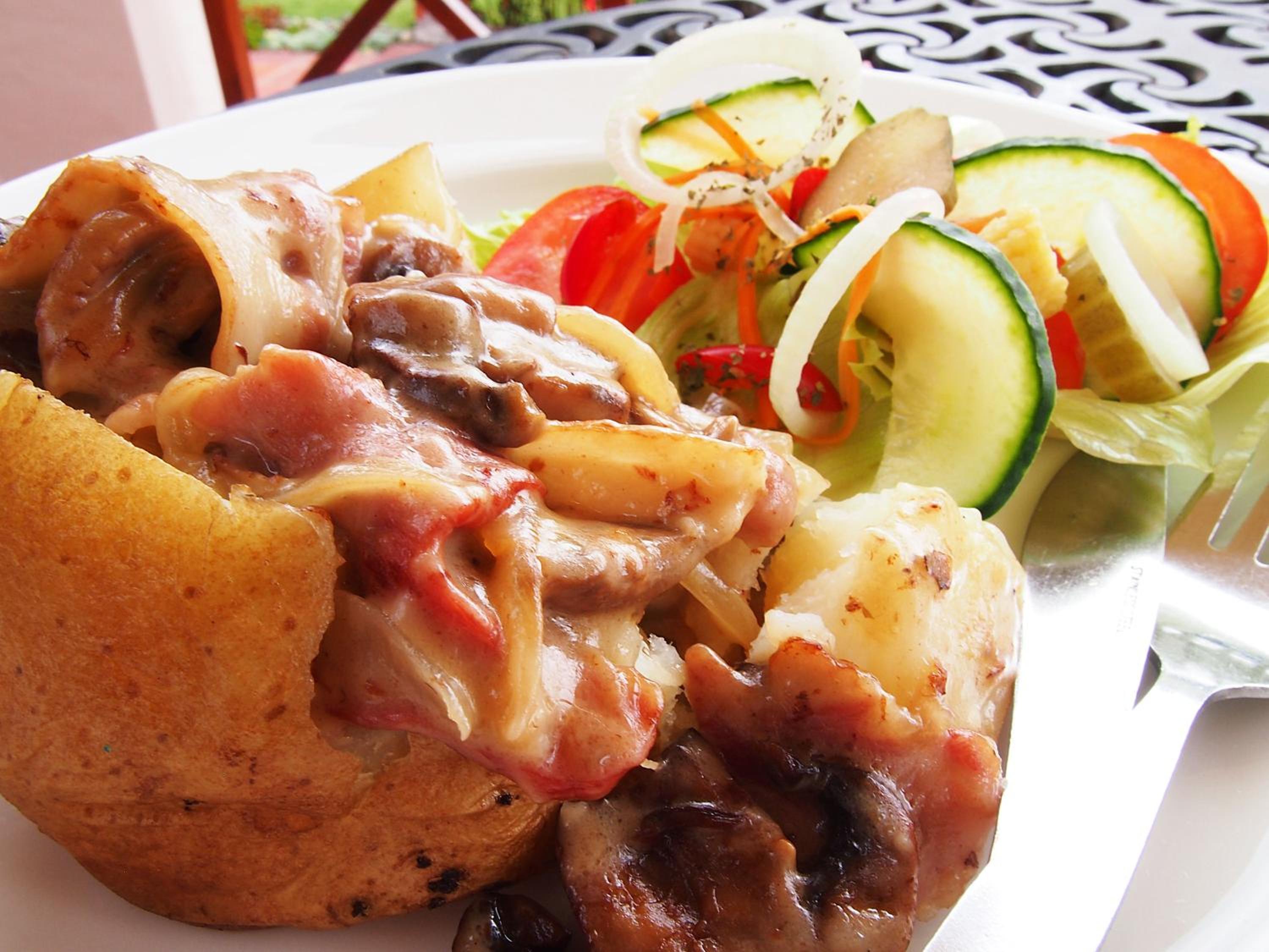 Eight Bells Mountain Inn