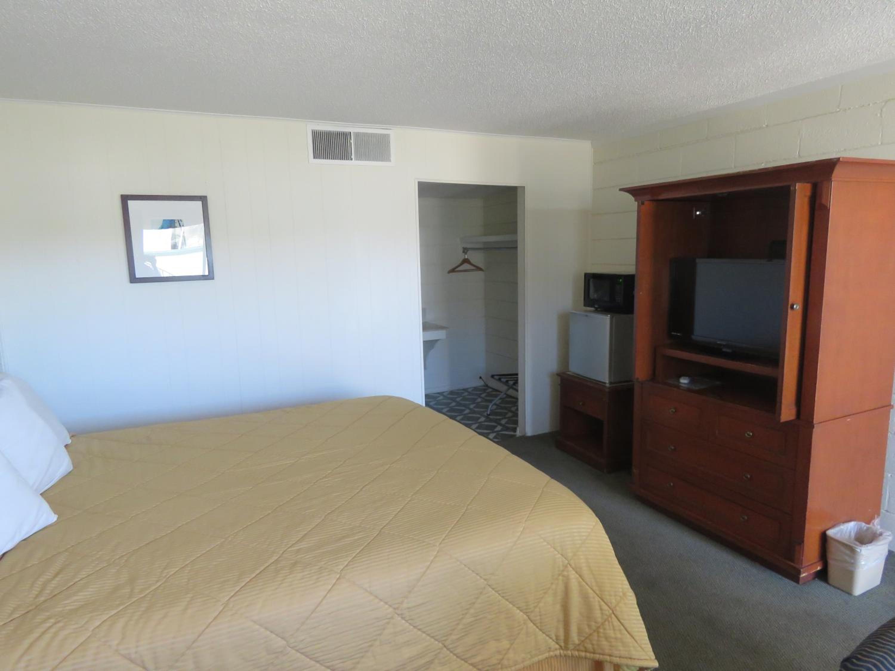 Socorro Vacations - Economy Inn - Property Image 5
