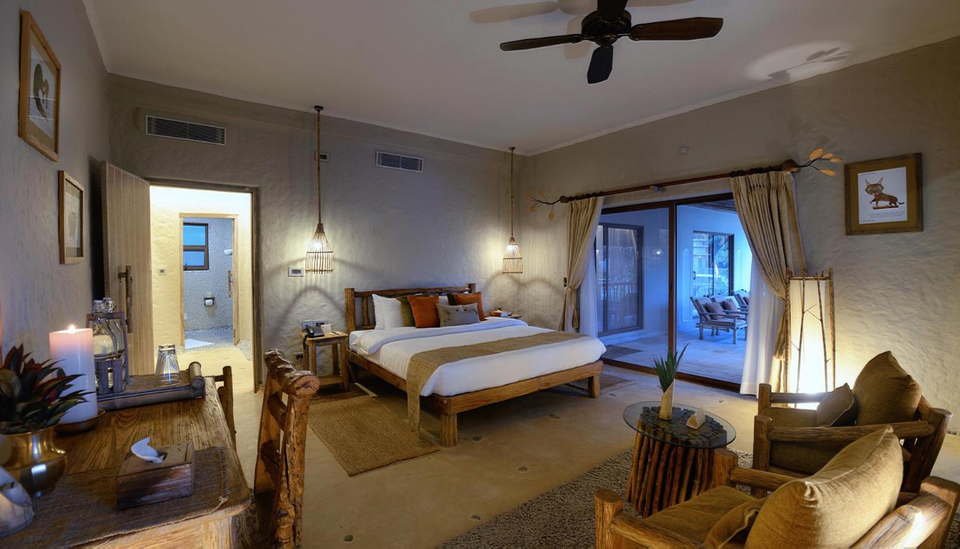 Barahi Jungle Lodge